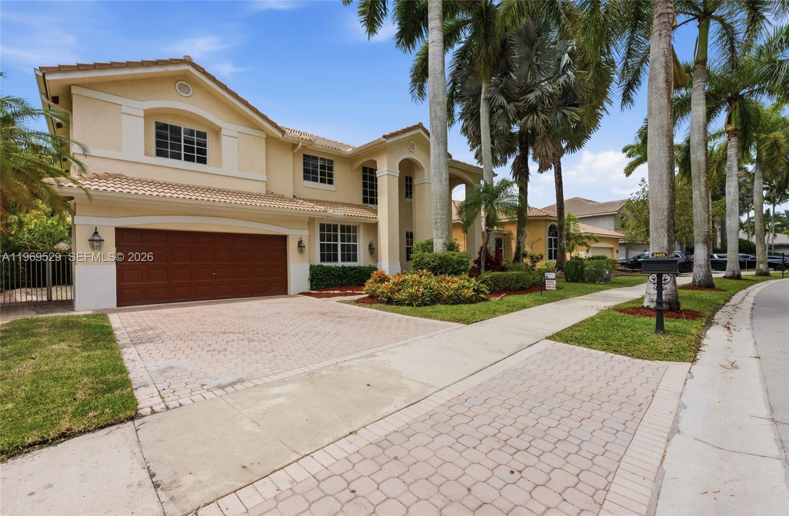 2455 Greenbrier Ct