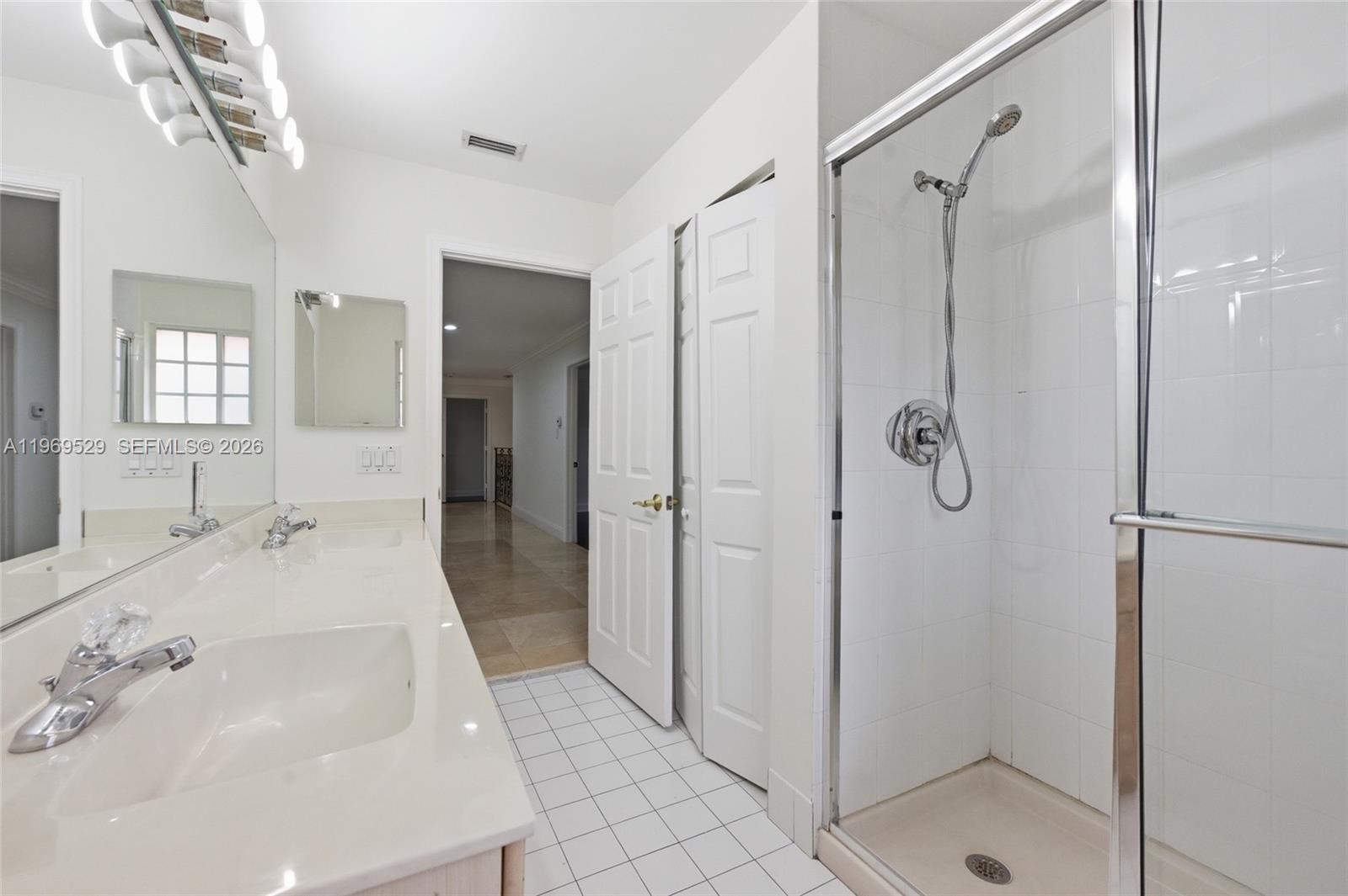 2455 Greenbrier Ct