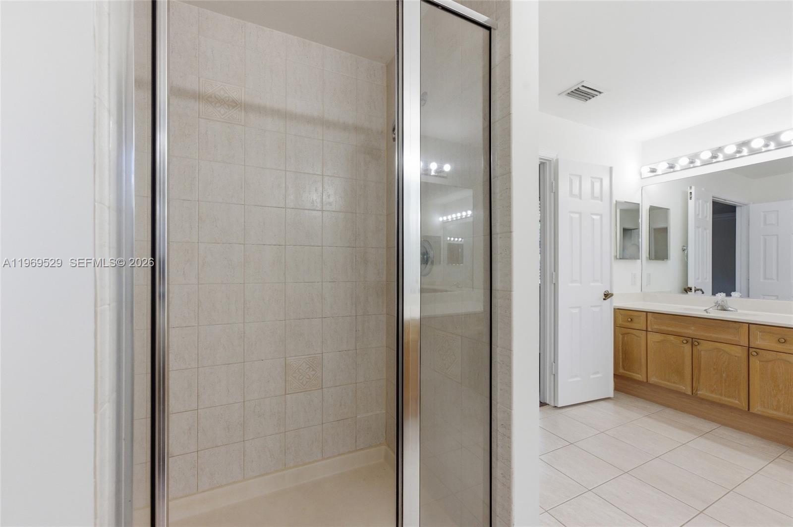 2455 Greenbrier Ct