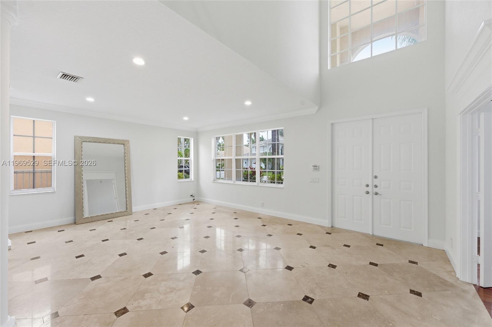 2455 Greenbrier Ct