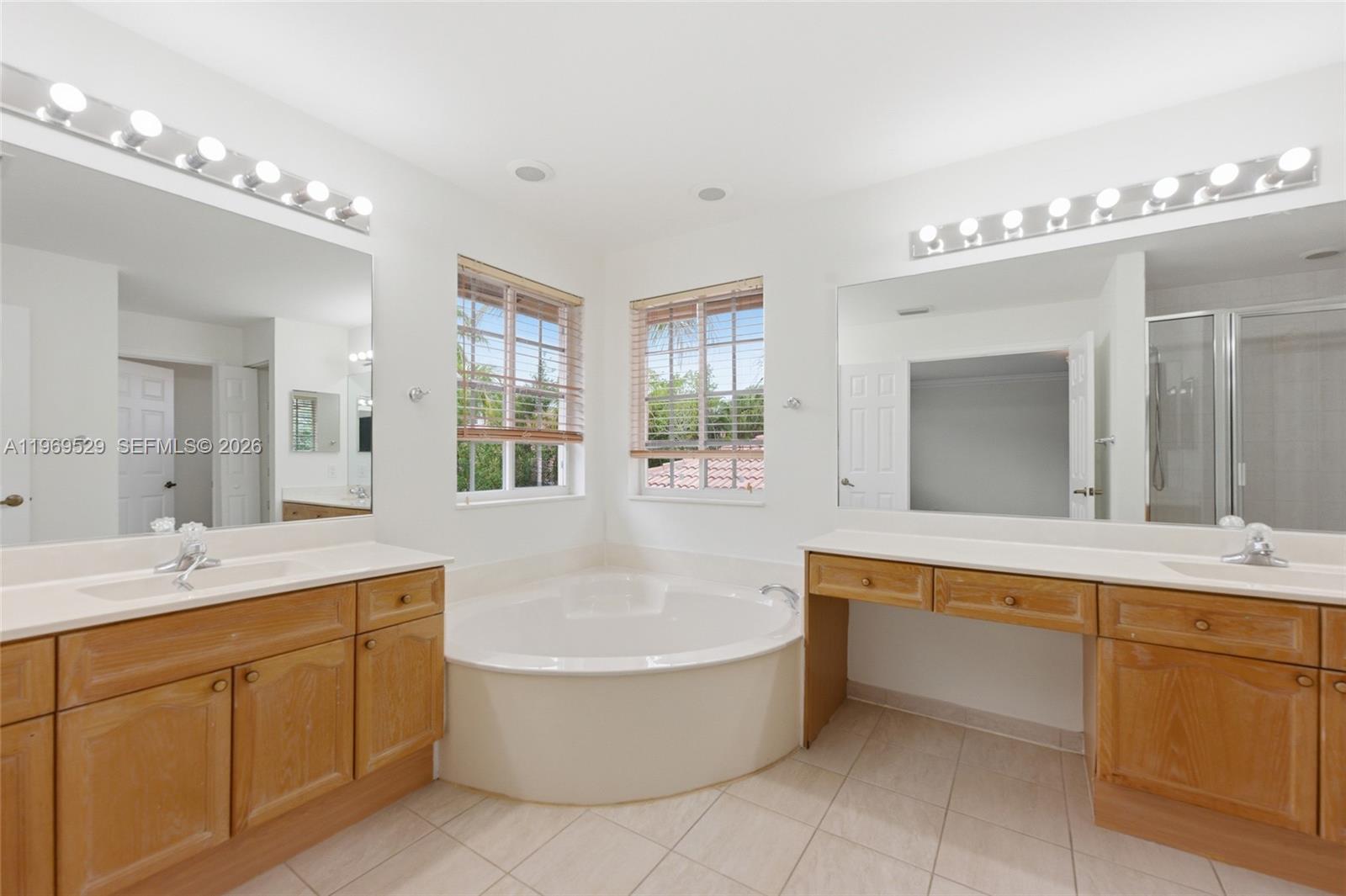 2455 Greenbrier Ct