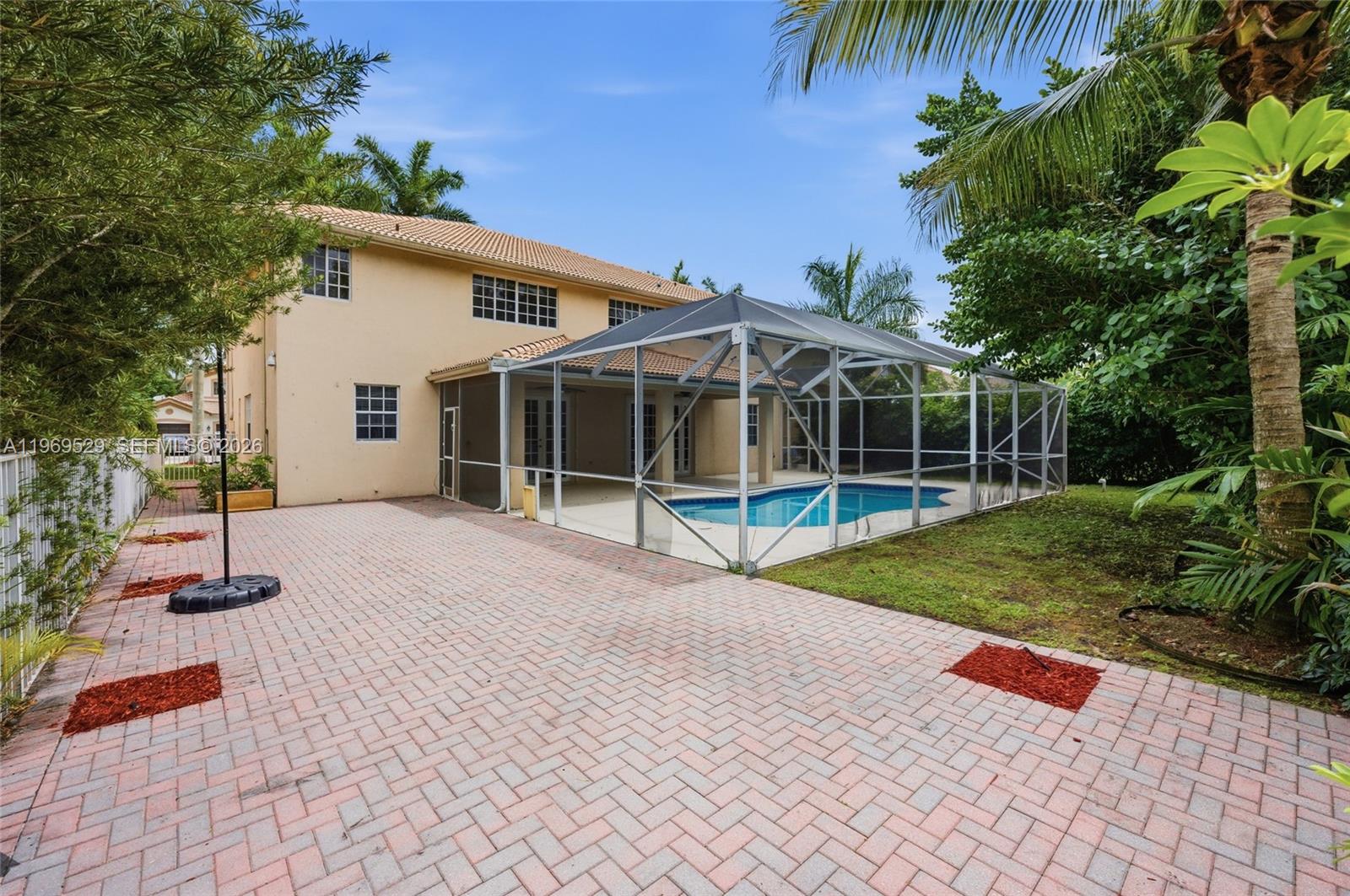 2455 Greenbrier Ct