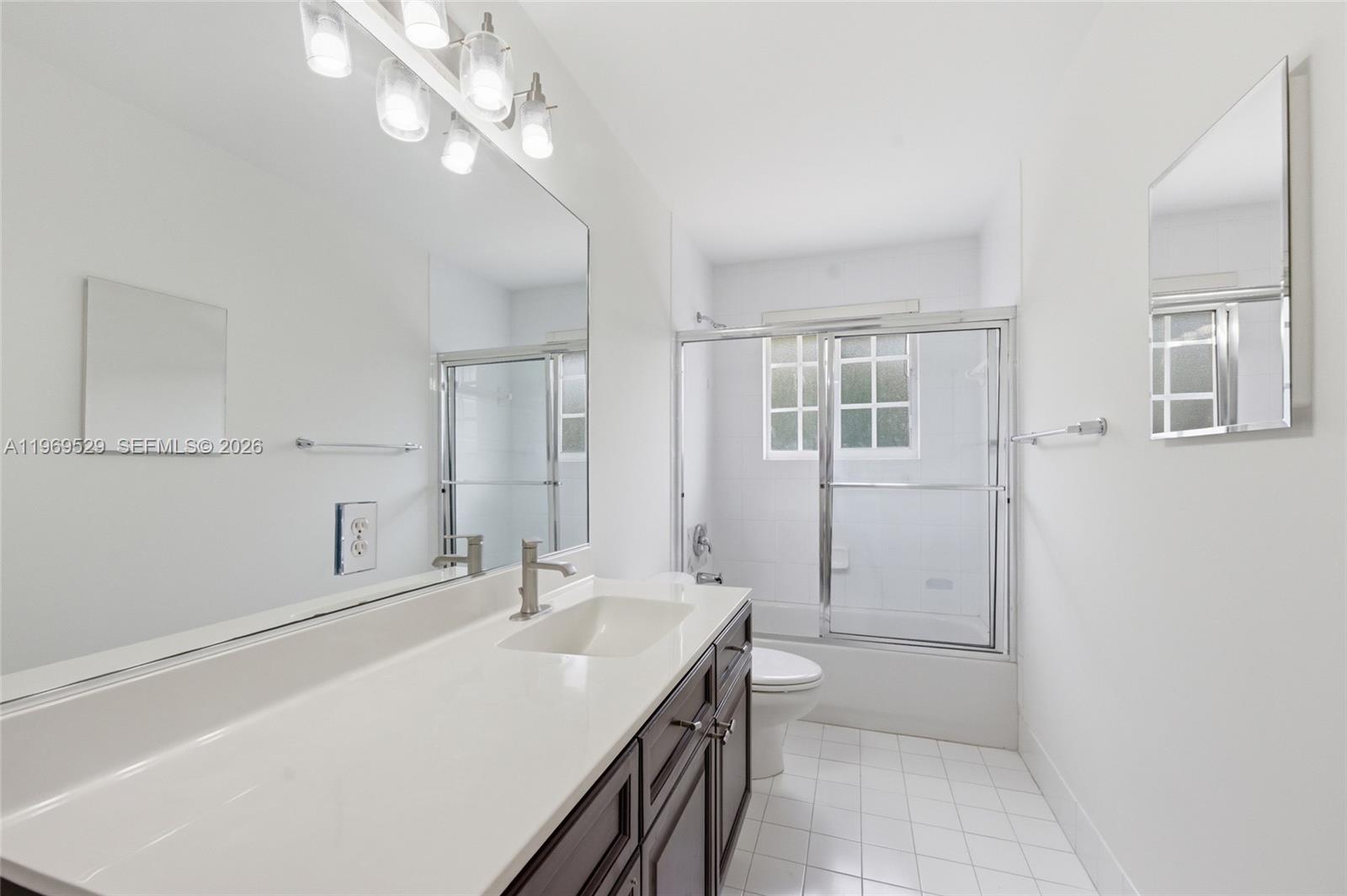 2455 Greenbrier Ct