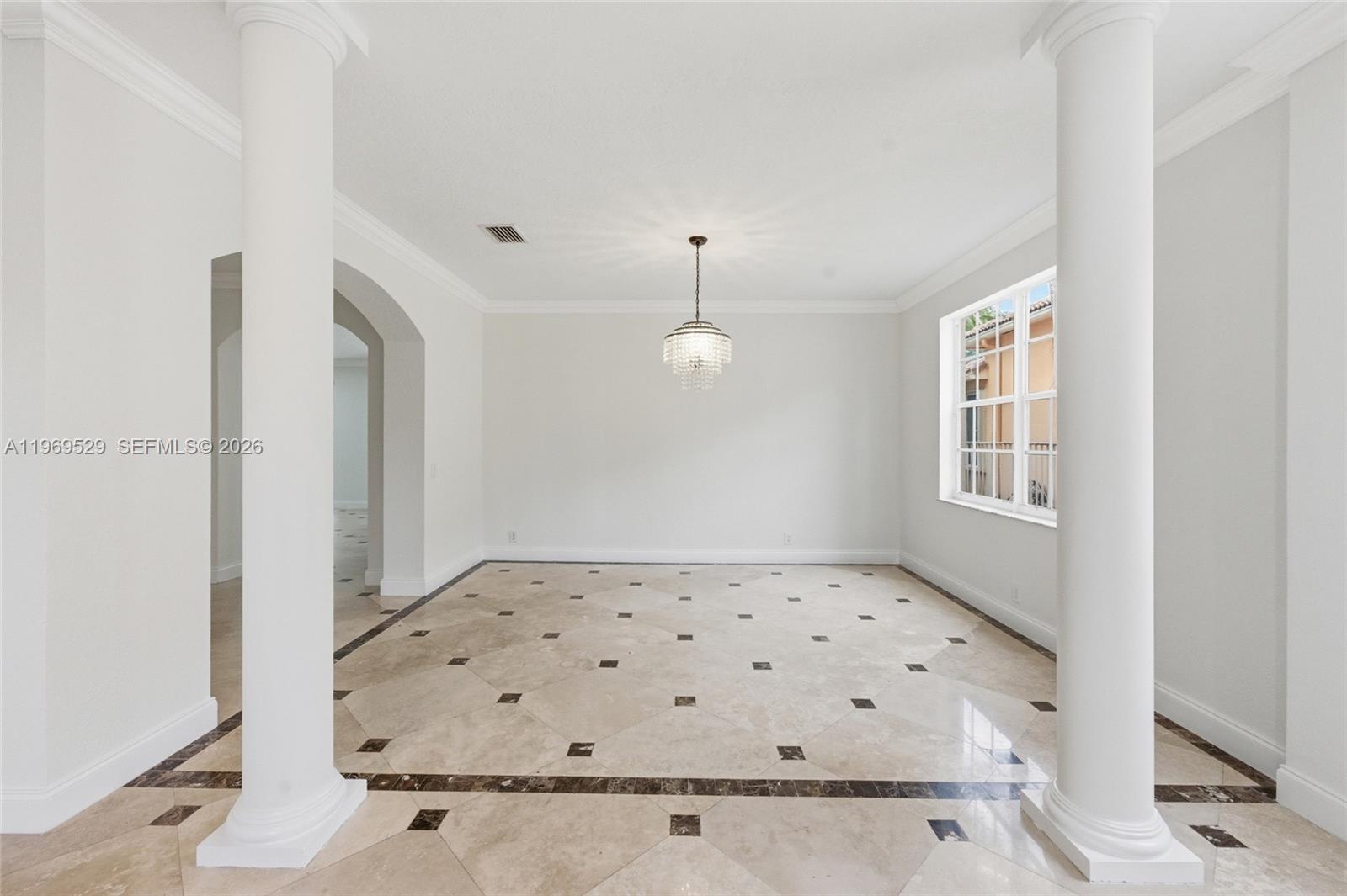 2455 Greenbrier Ct