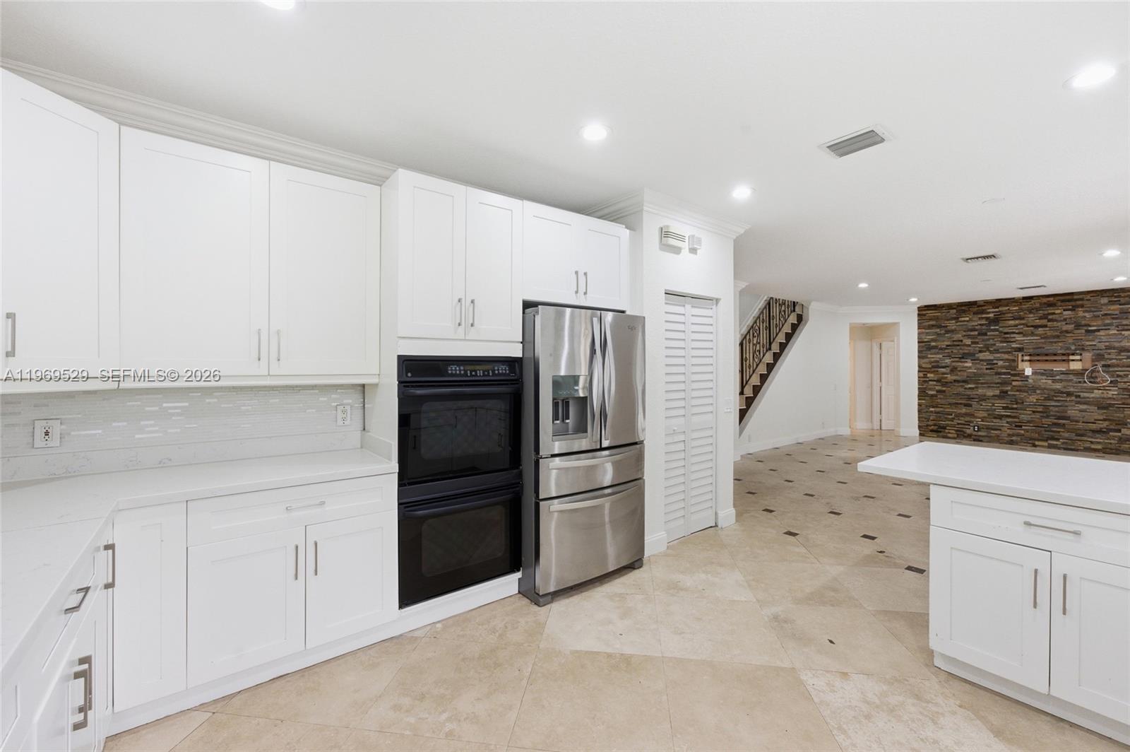 2455 Greenbrier Ct