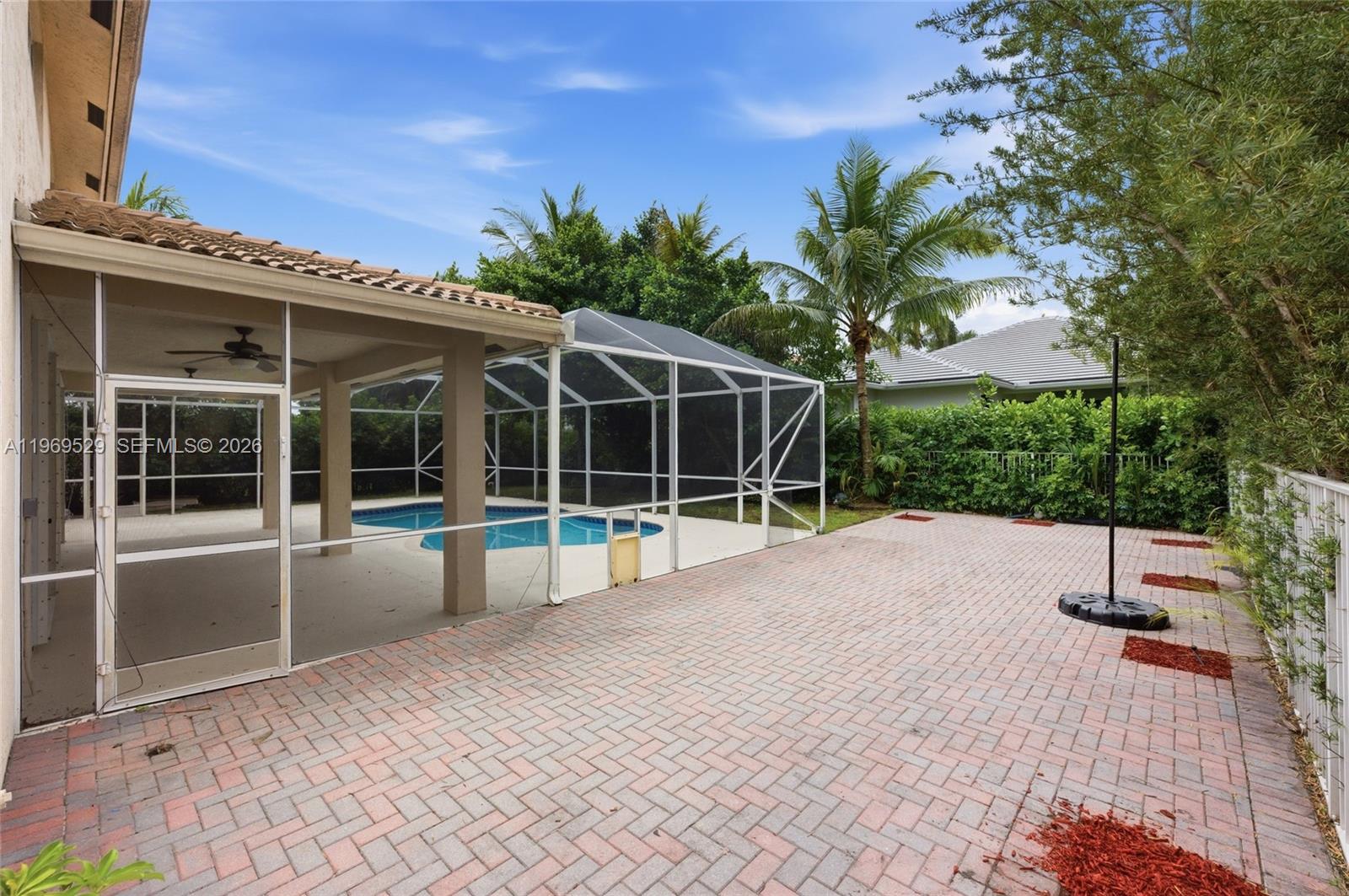 2455 Greenbrier Ct