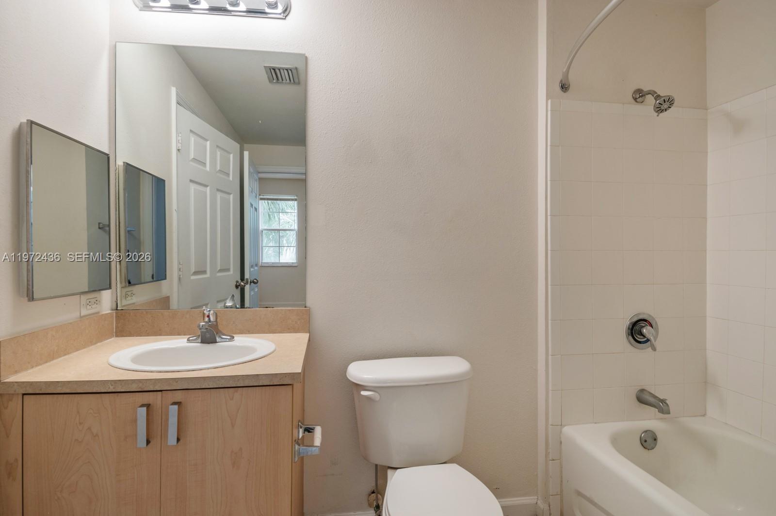 533 NE 3rd Ave # 435