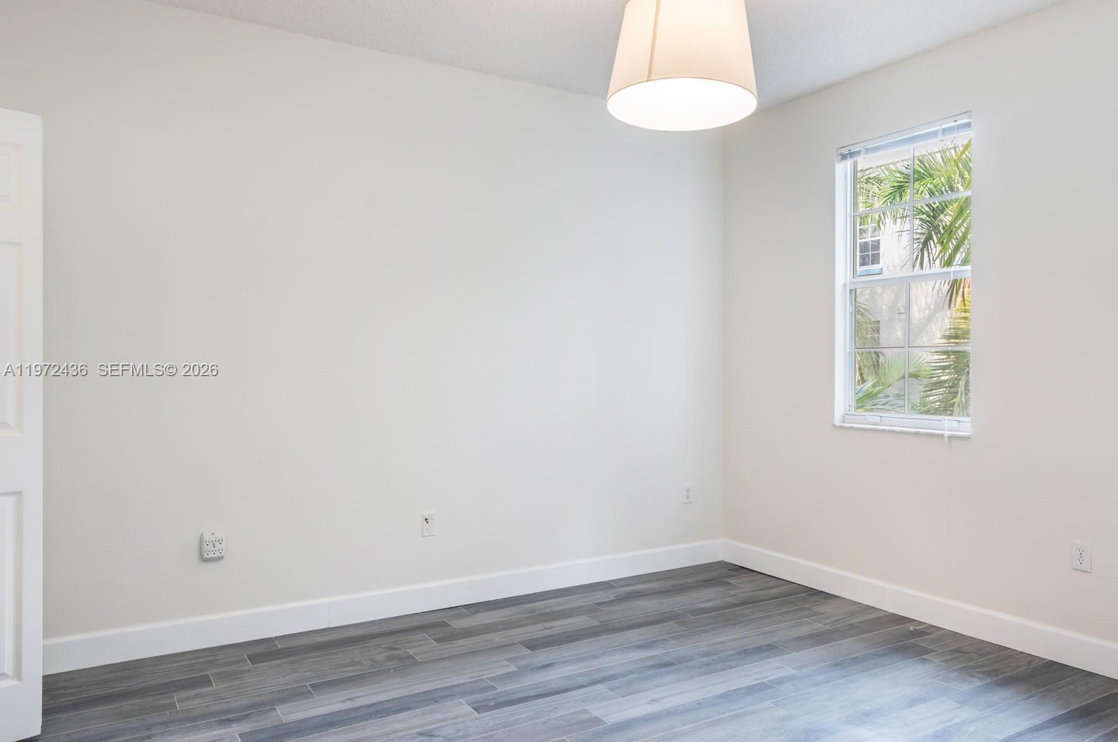 533 NE 3rd Ave # 435