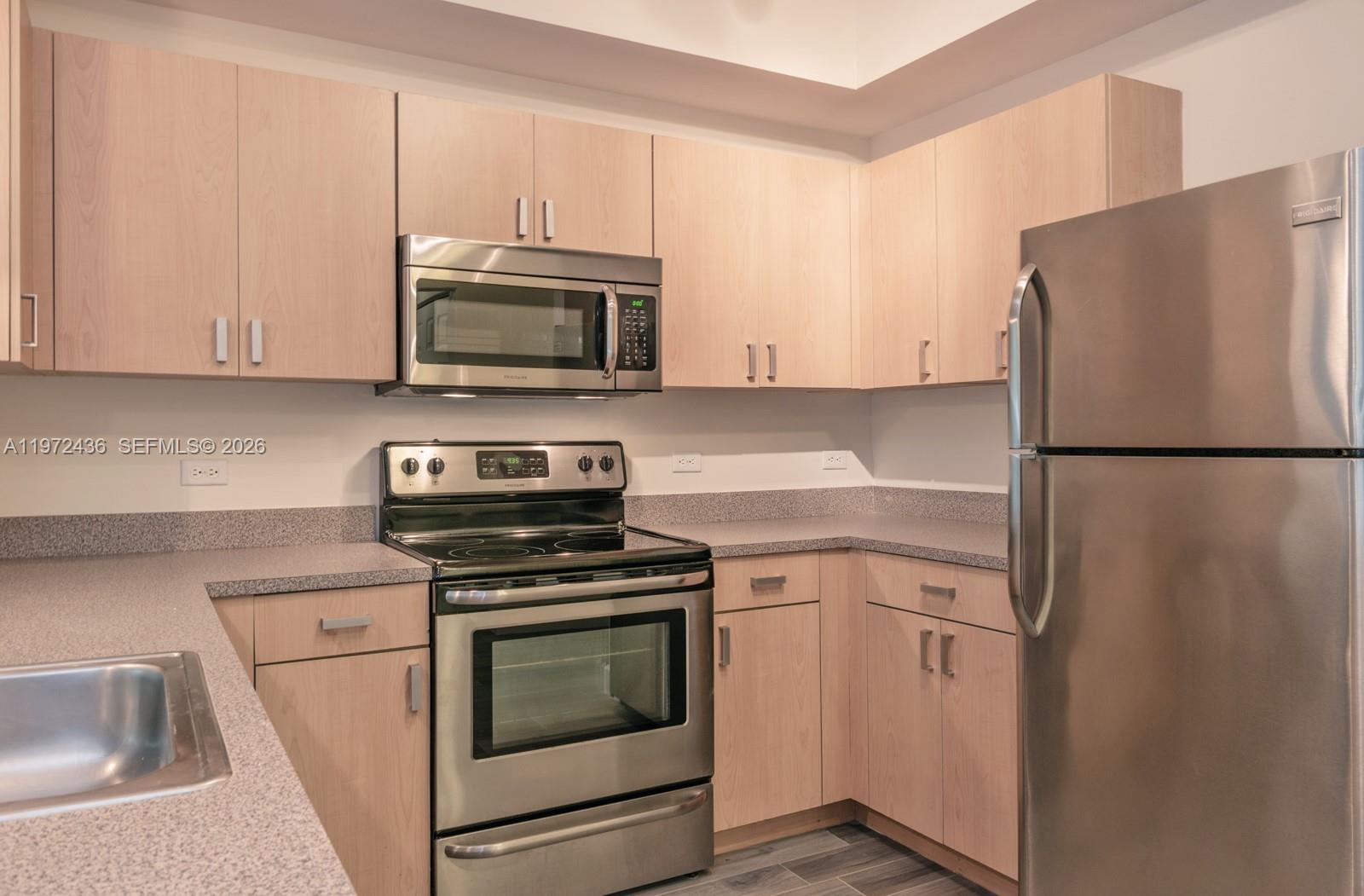 533 NE 3rd Ave # 435