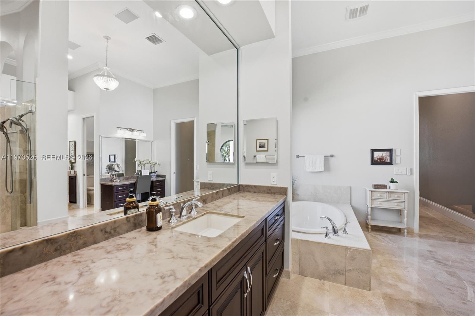 2465 Provence Cir
