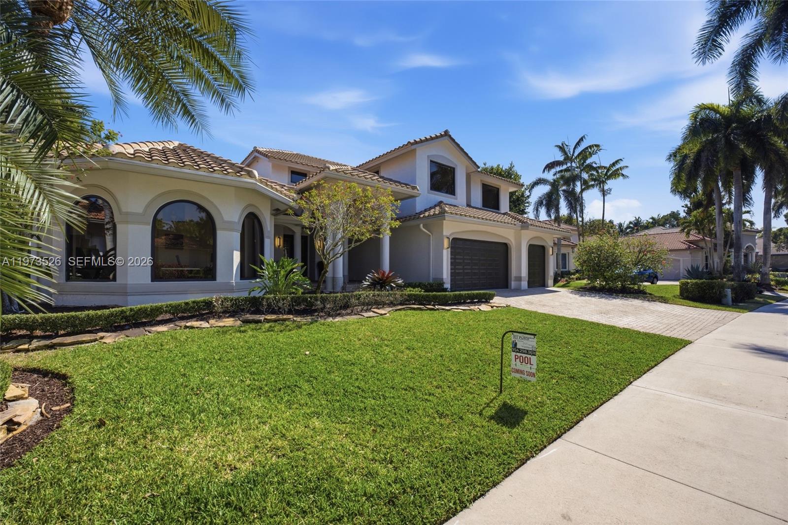 2465 Provence Cir