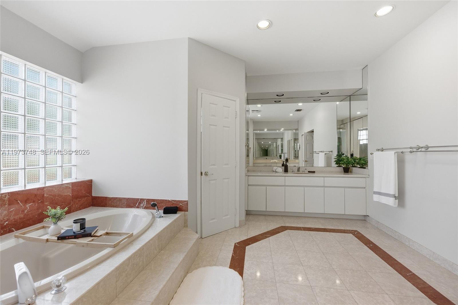 158 Dockside Cir