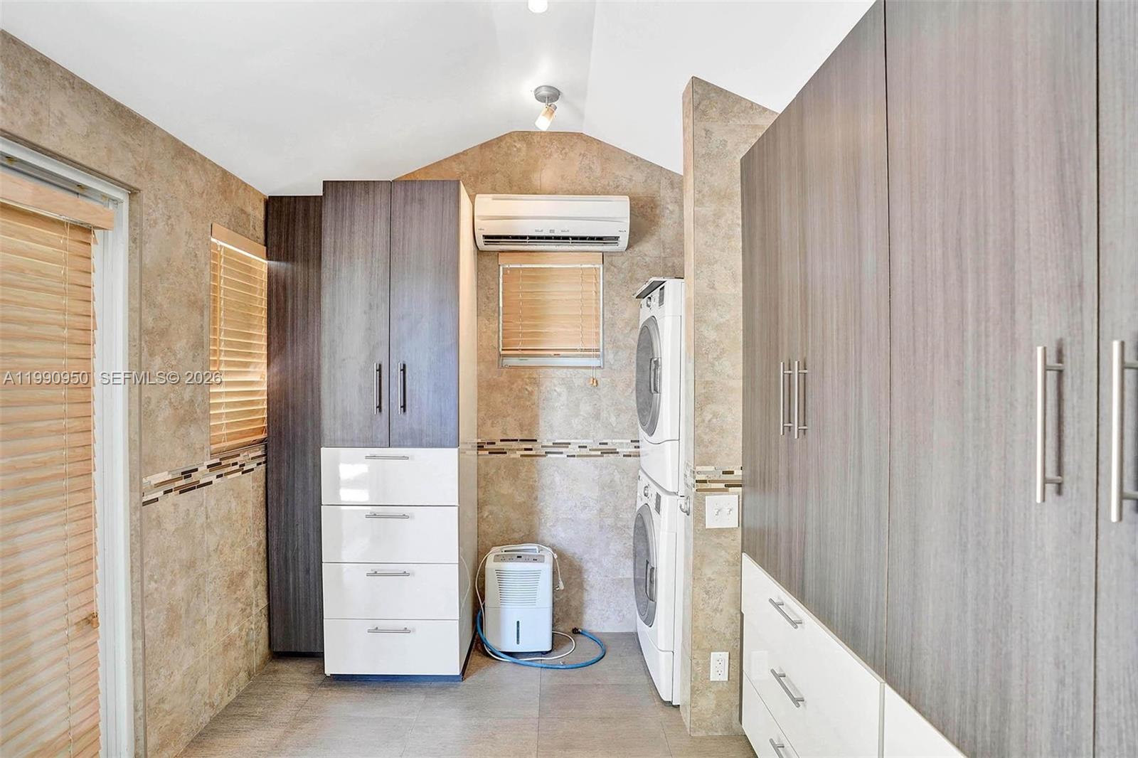 224 N Cortez Dr