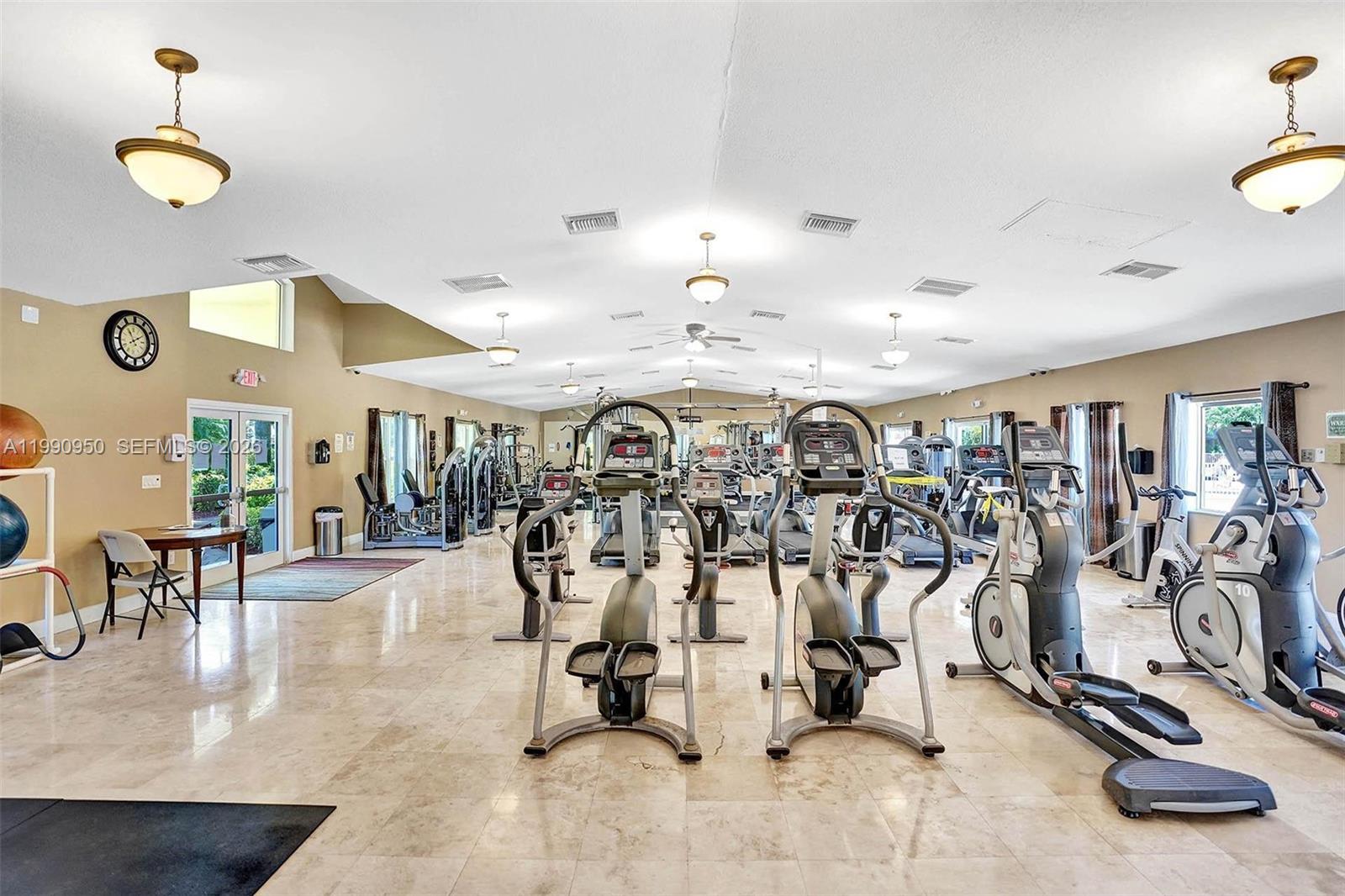 224 N Cortez Dr