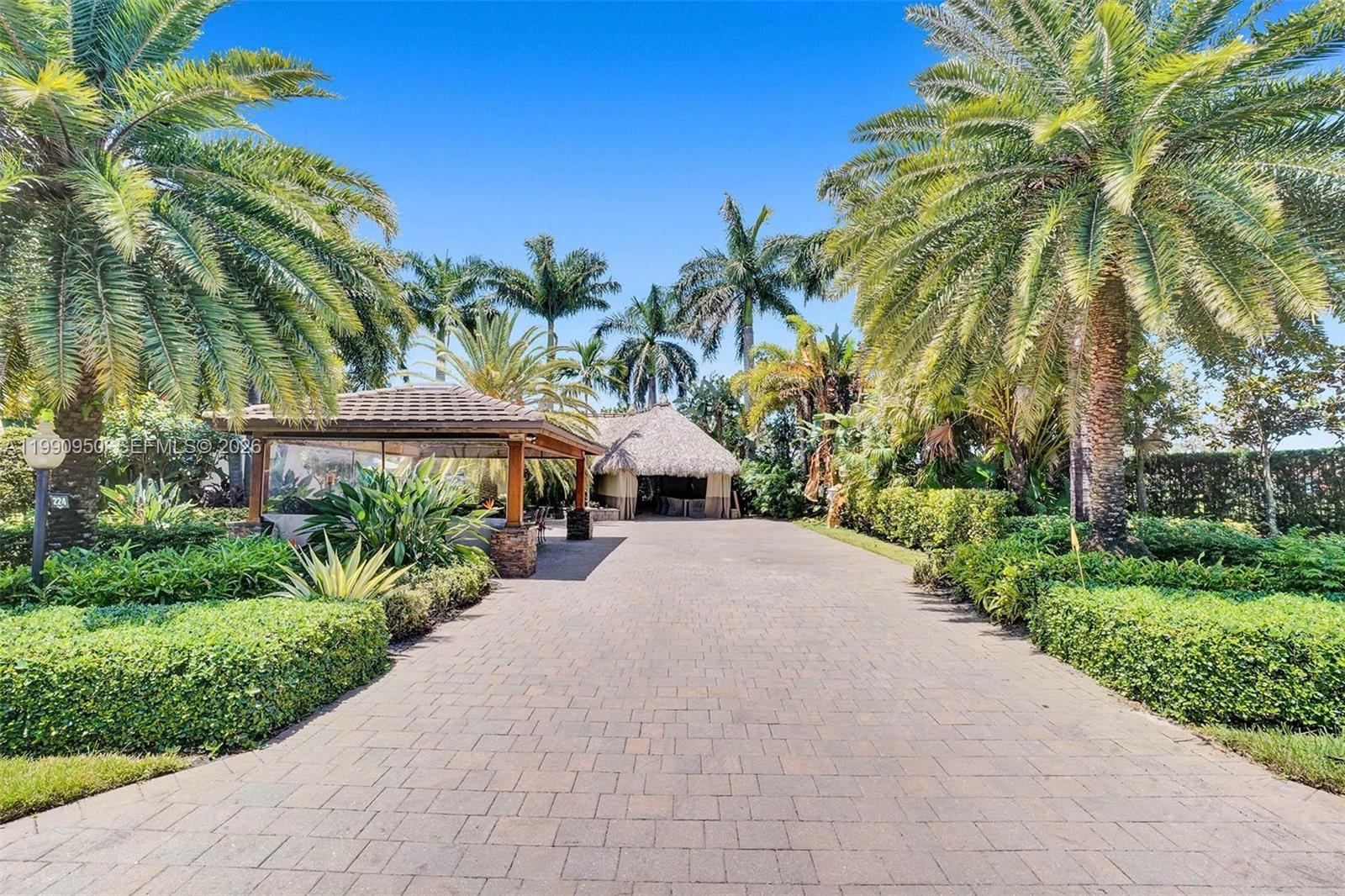 224 N Cortez Dr