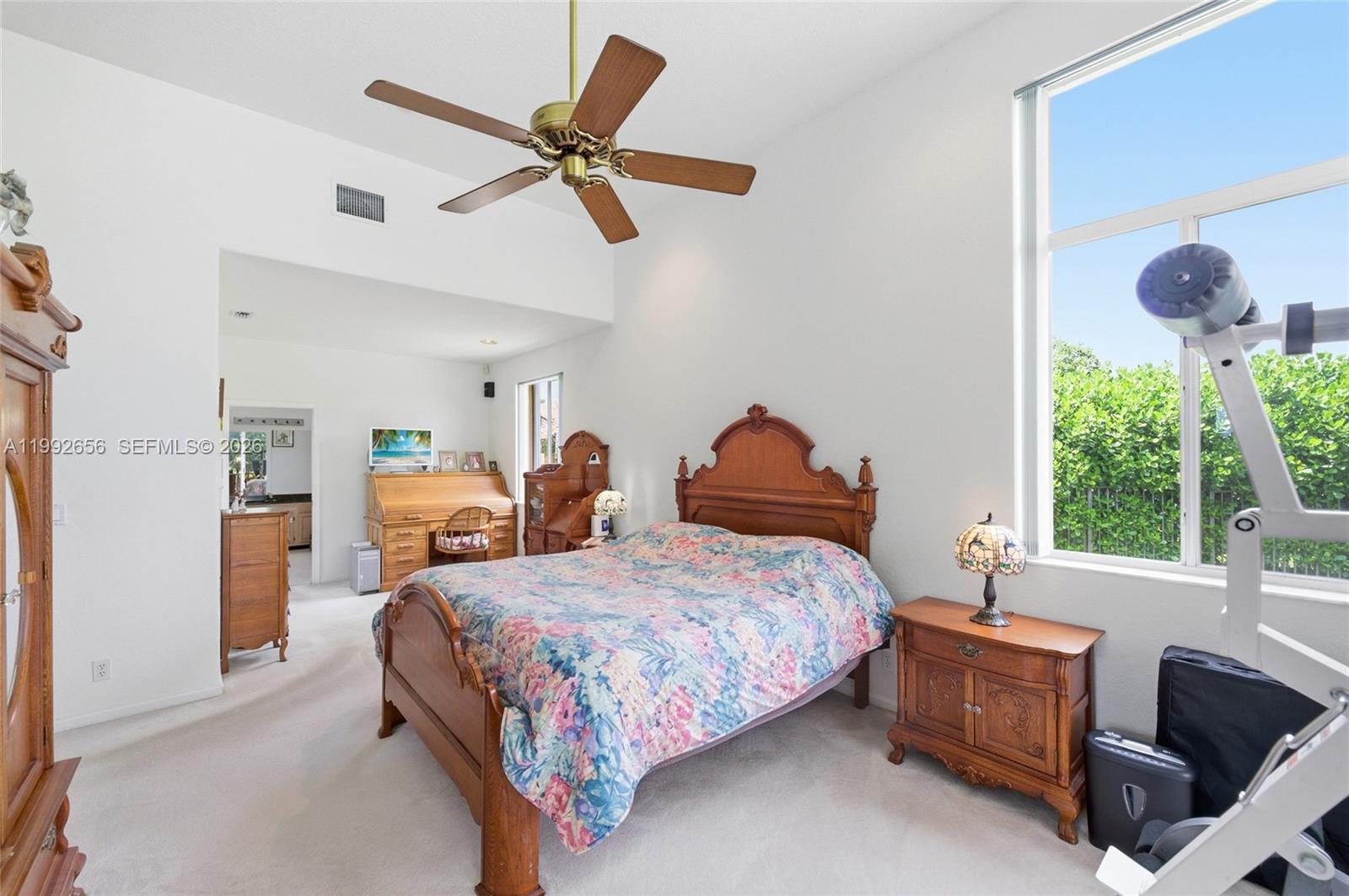 3038 Lakewood Dr