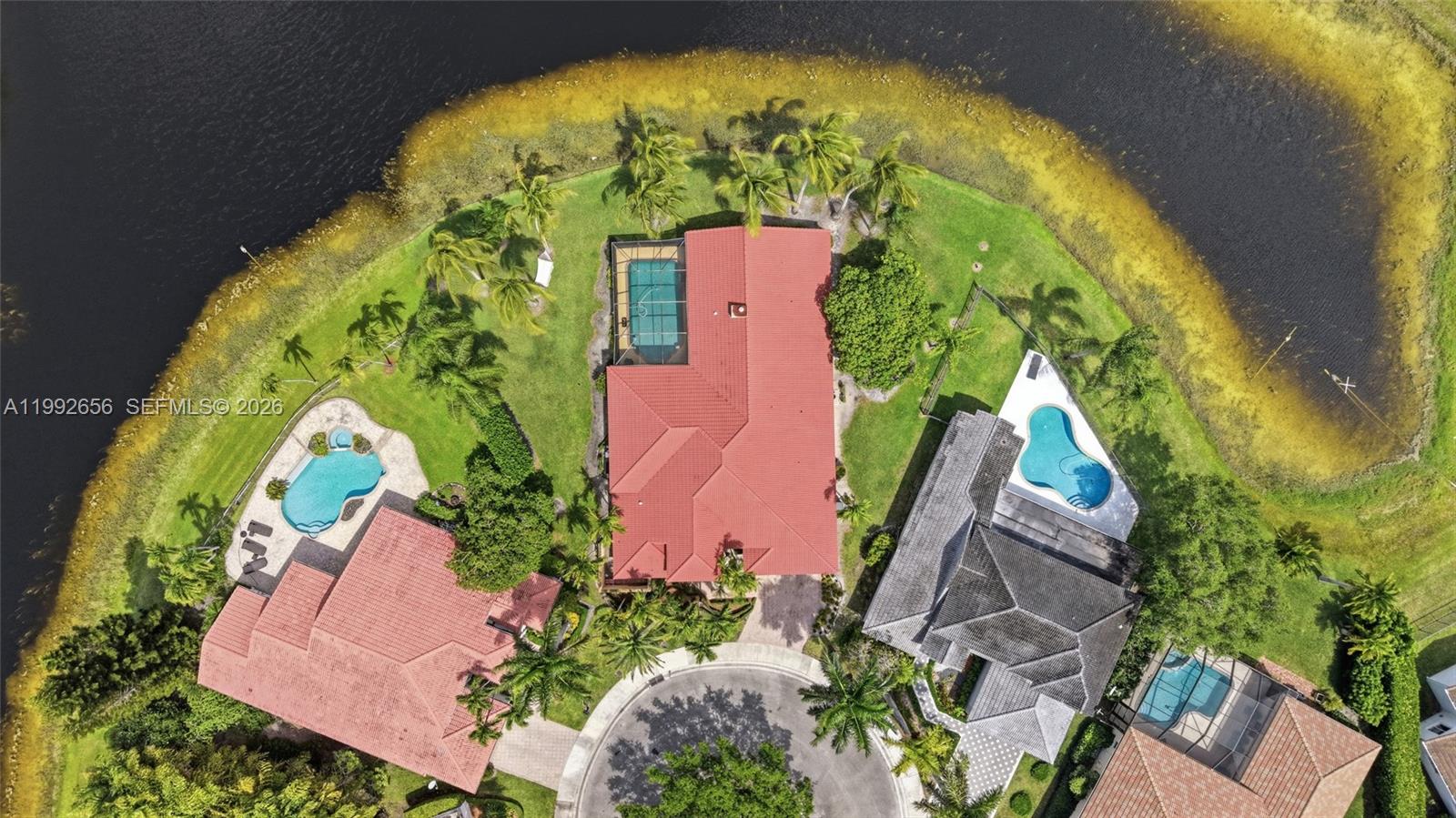 3038 Lakewood Dr