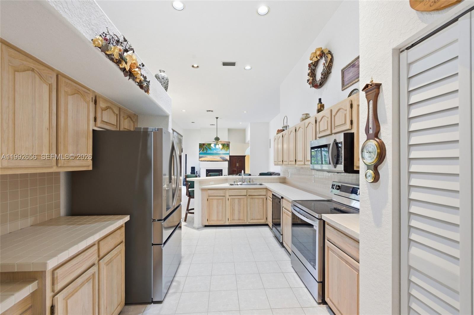 3038 Lakewood Dr
