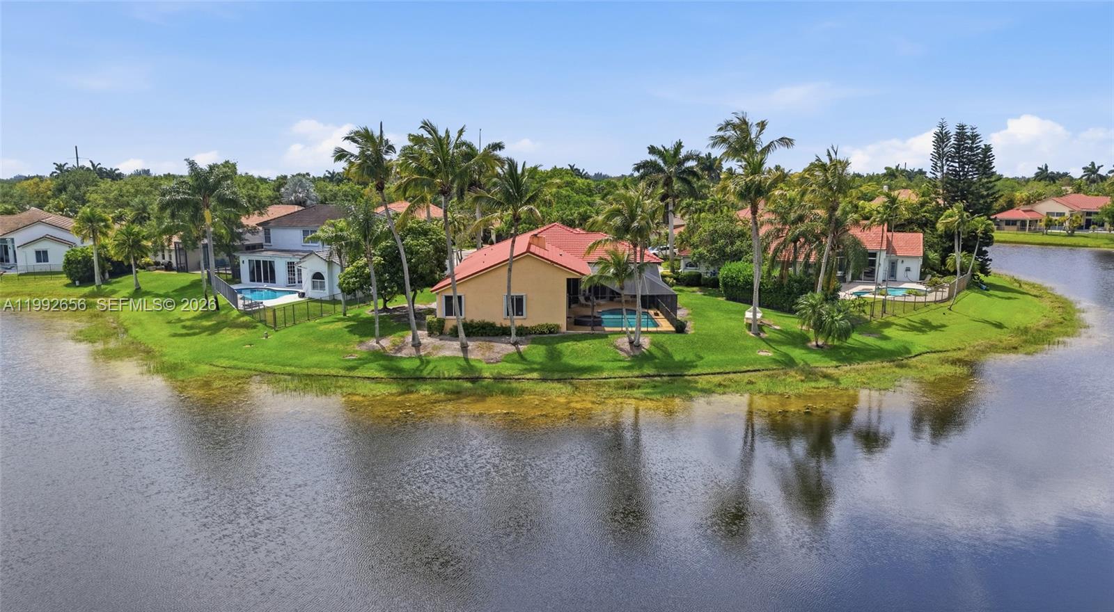 3038 Lakewood Dr