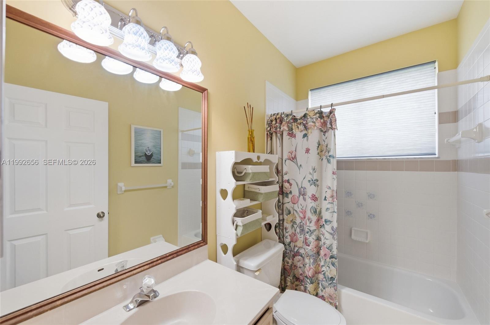 3038 Lakewood Dr