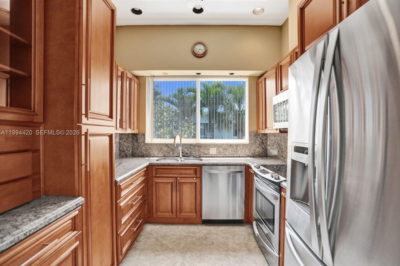 1578 S Ocean Ln # 214