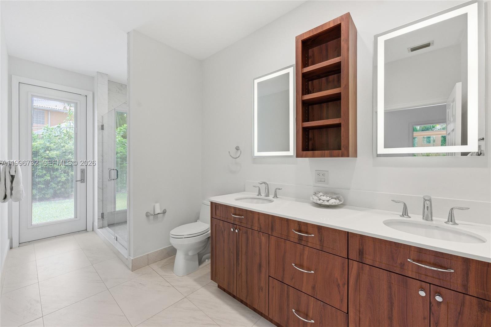 1783 Victoria Pointe Cir