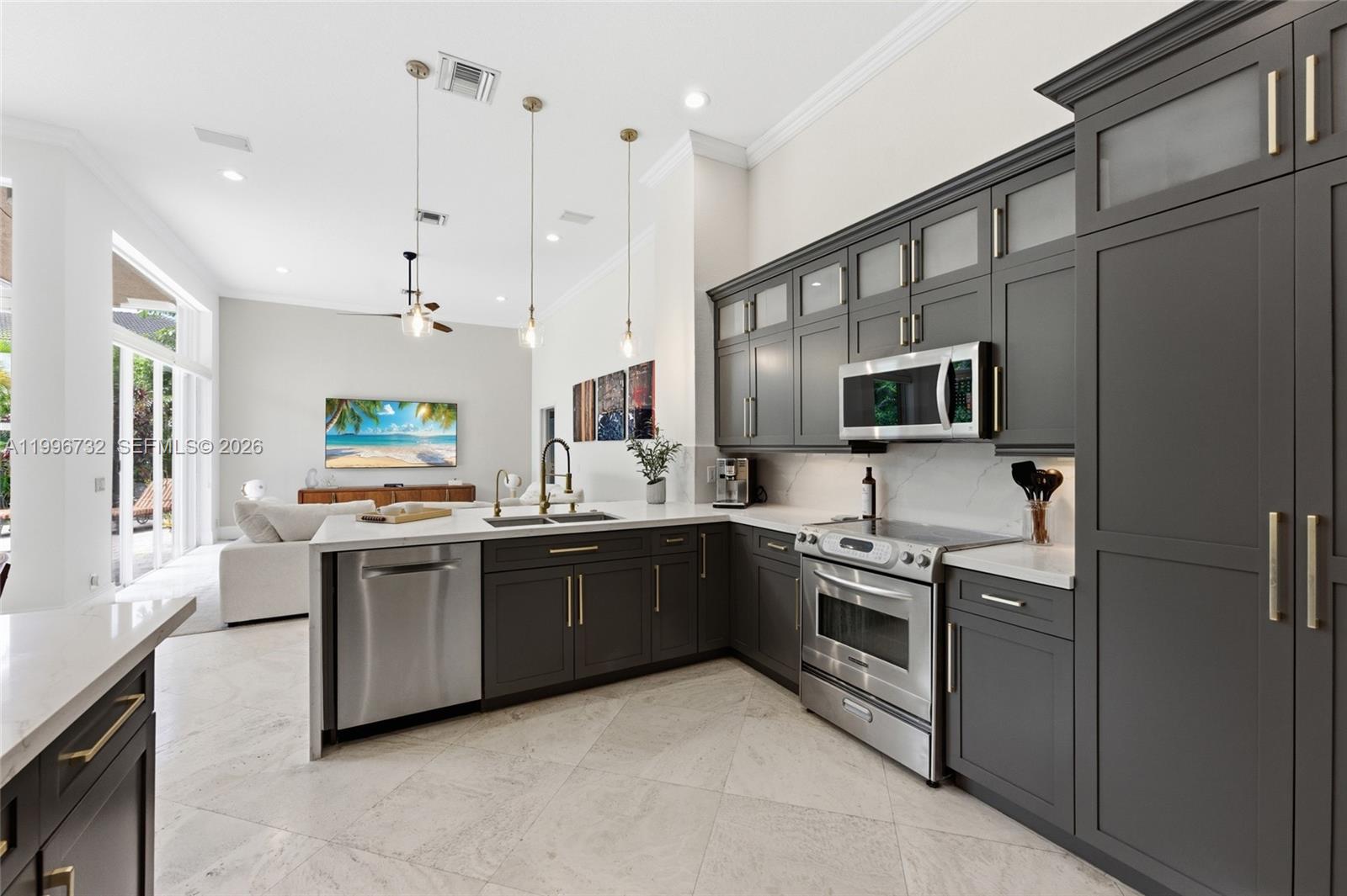 1783 Victoria Pointe Cir