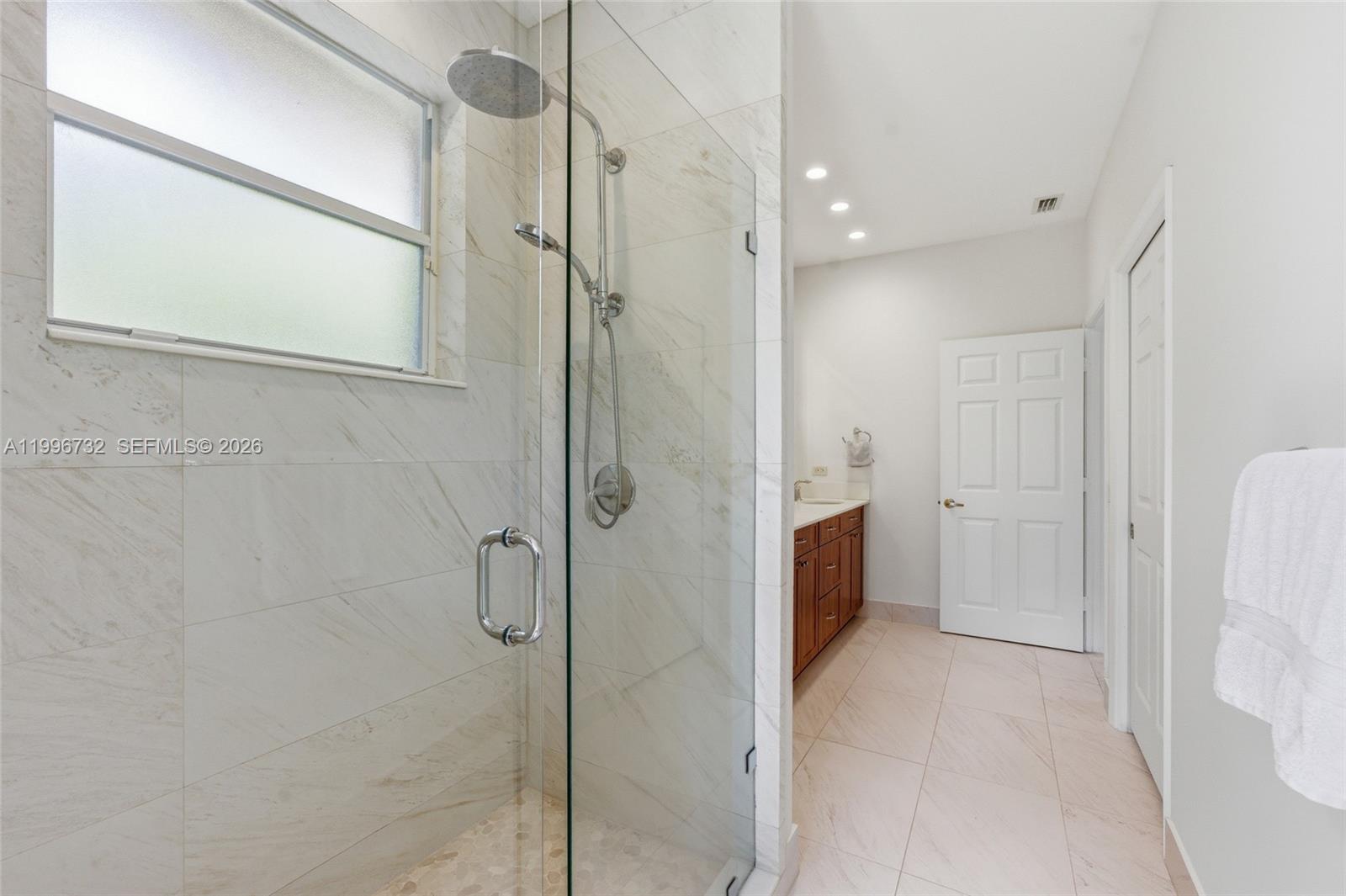 1783 Victoria Pointe Cir