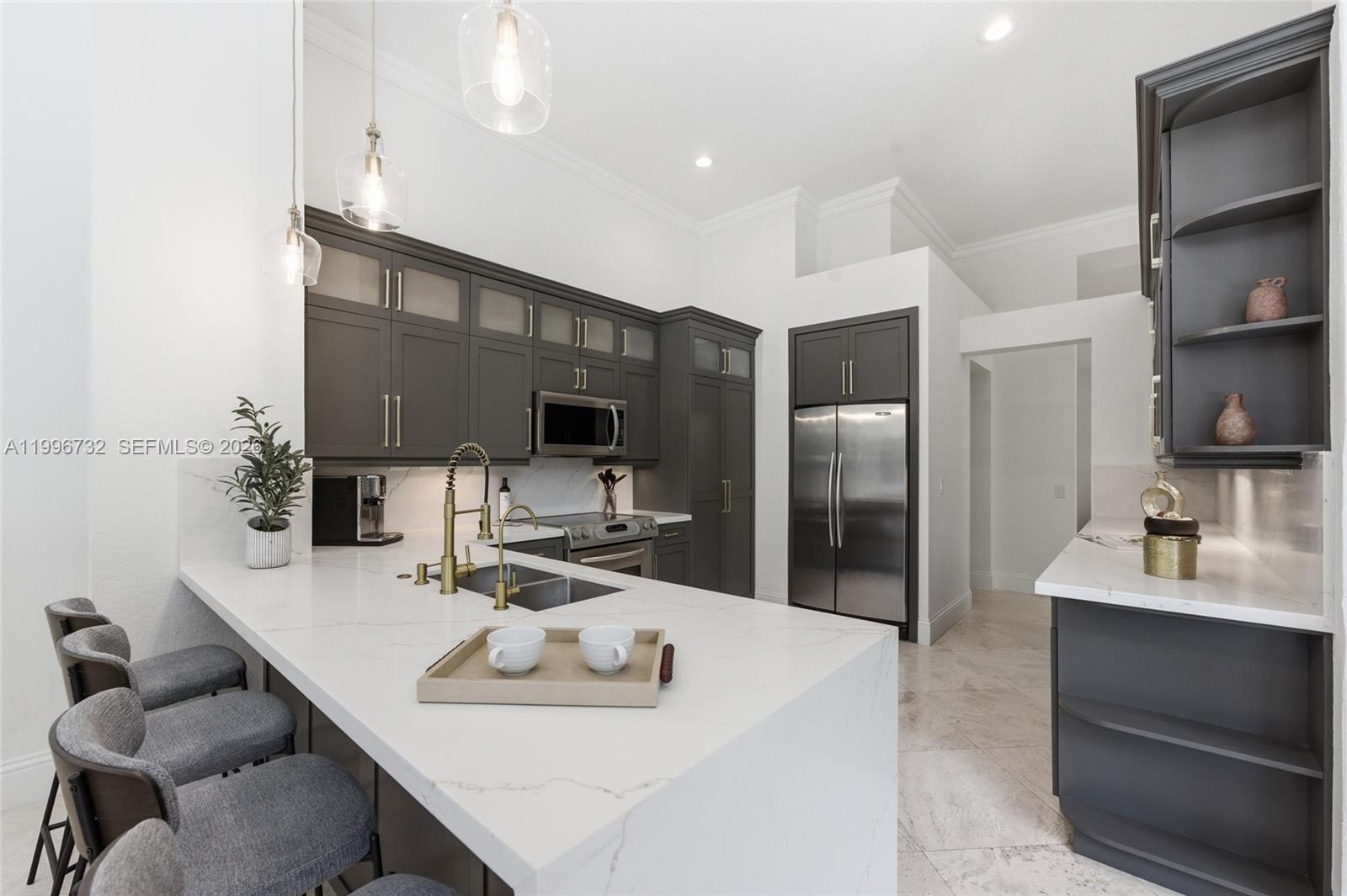 1783 Victoria Pointe Cir