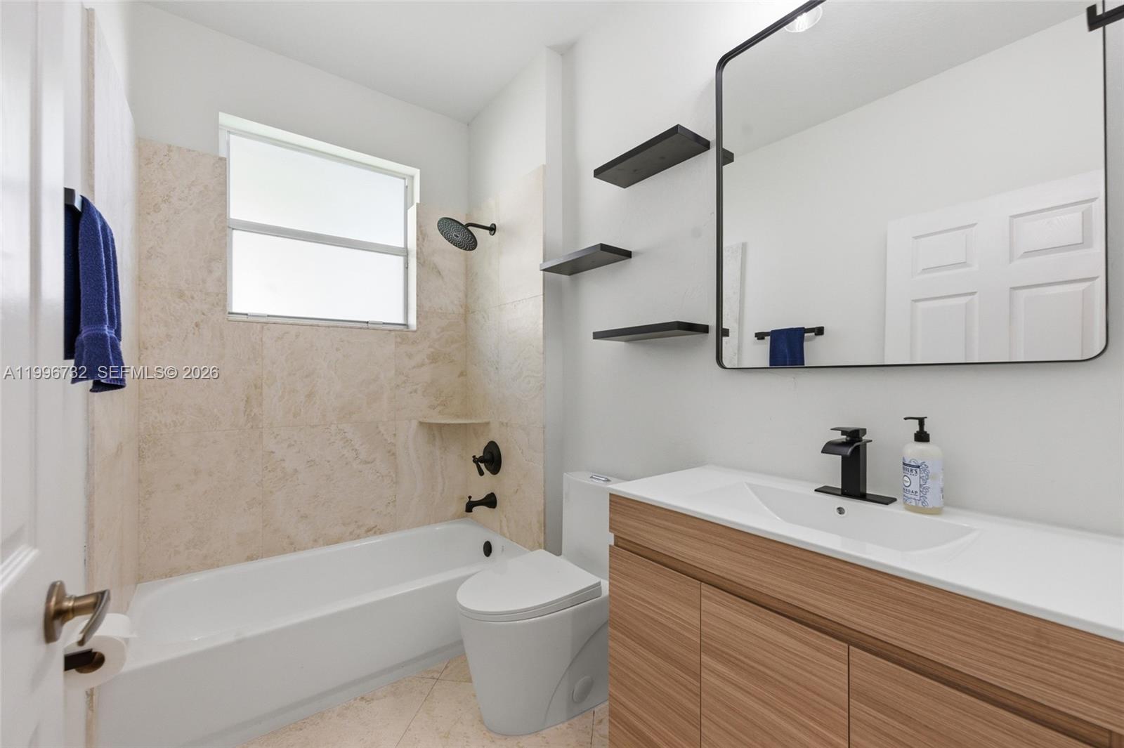 1783 Victoria Pointe Cir