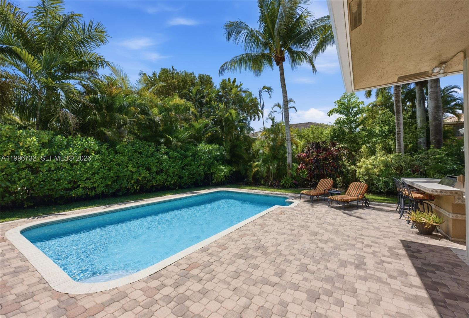 1783 Victoria Pointe Cir