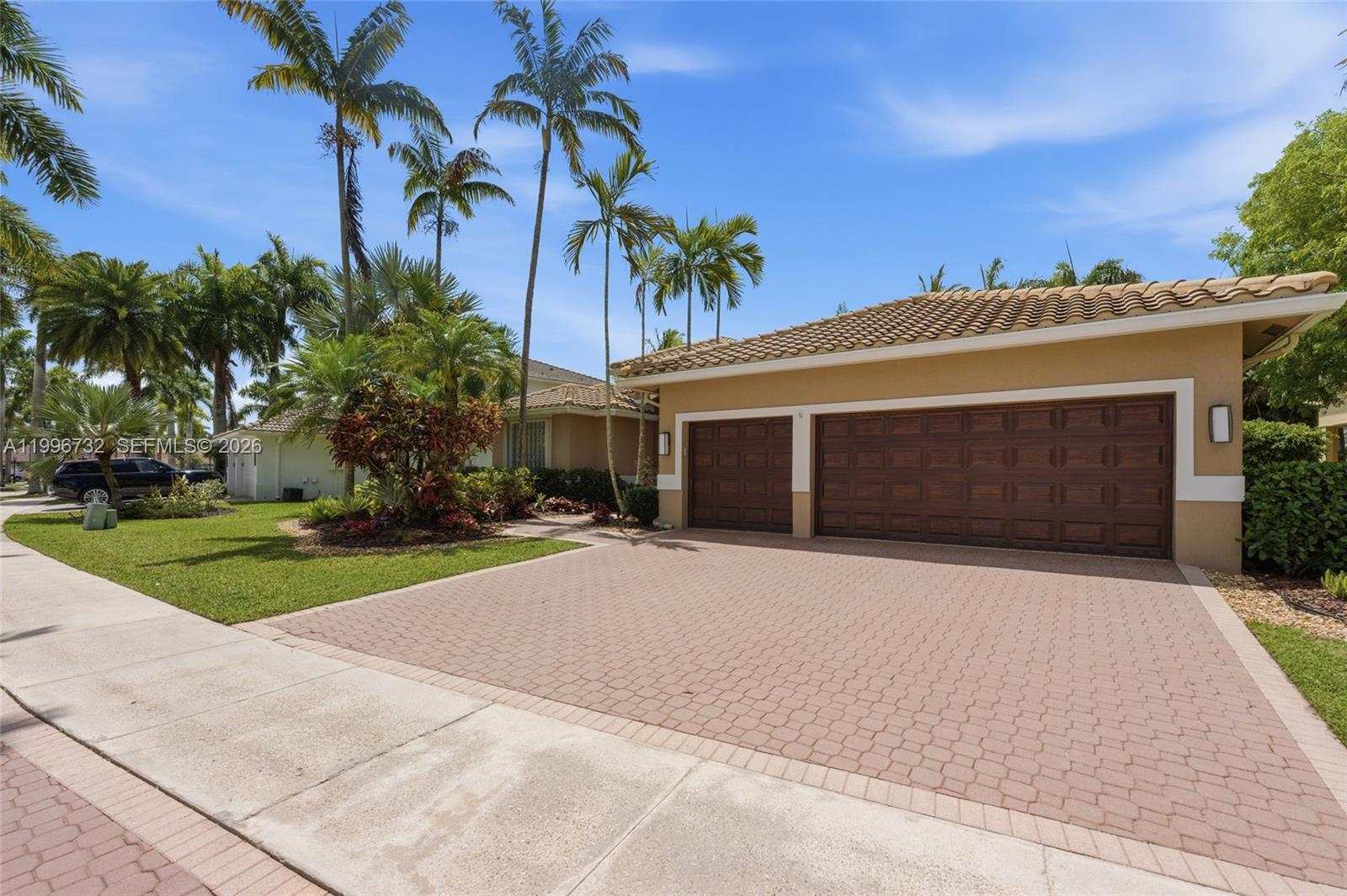 1783 Victoria Pointe Cir