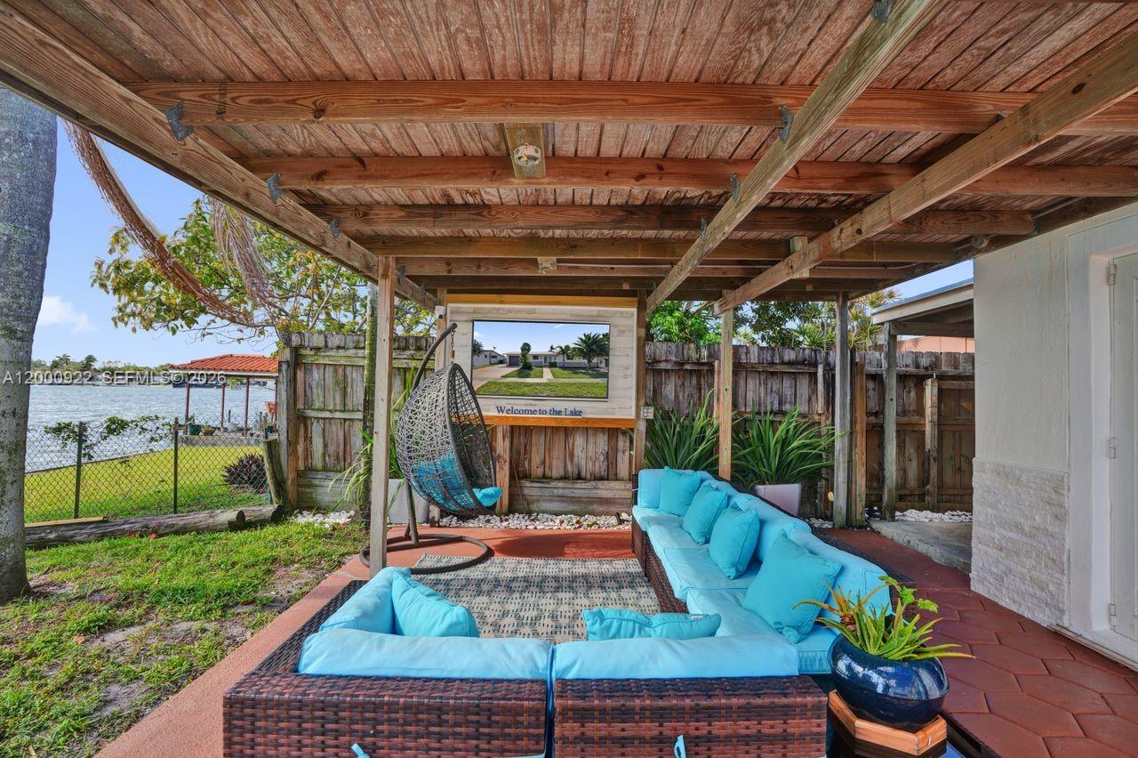 17501 NW 85th Ave