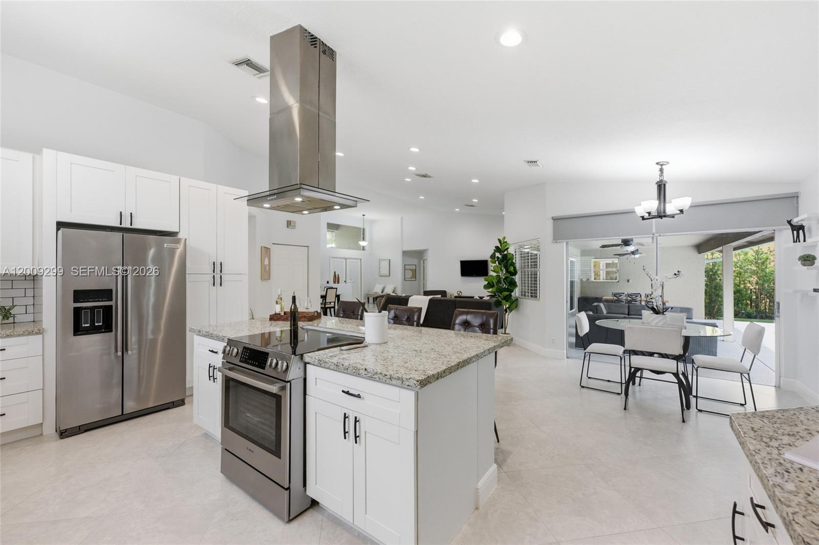 1135 Fairfax Ln