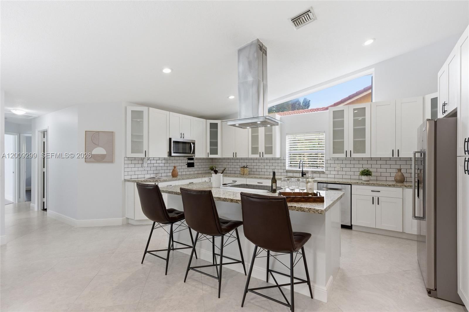 1135 Fairfax Ln