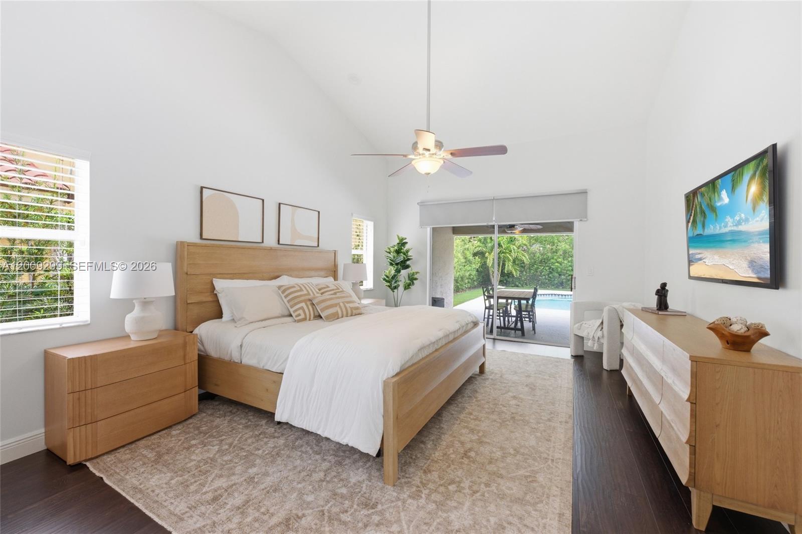 1135 Fairfax Ln