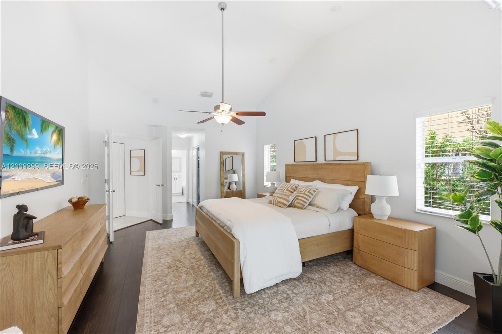 1135 Fairfax Ln
