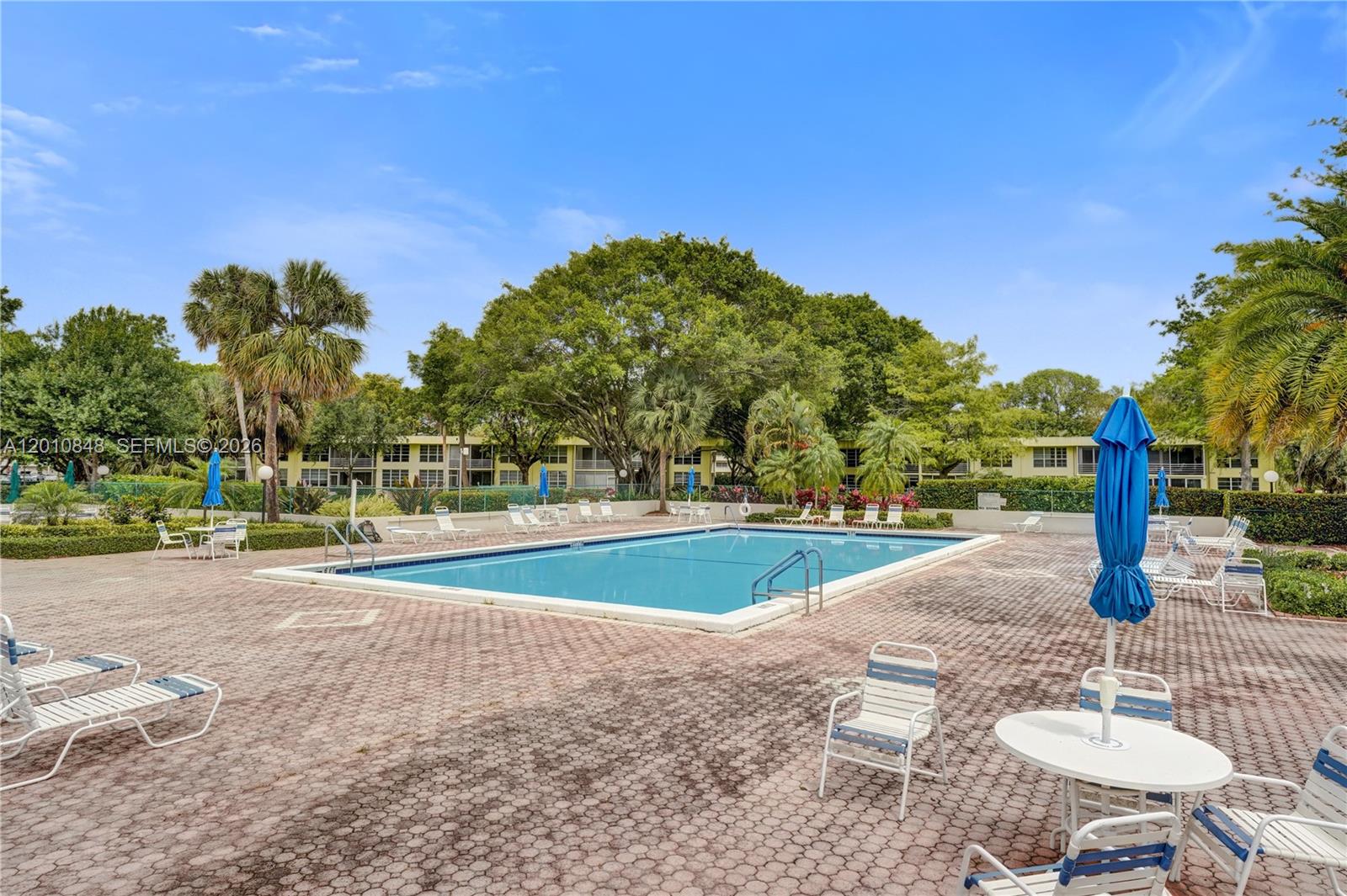 575 Oaks Ln # 508