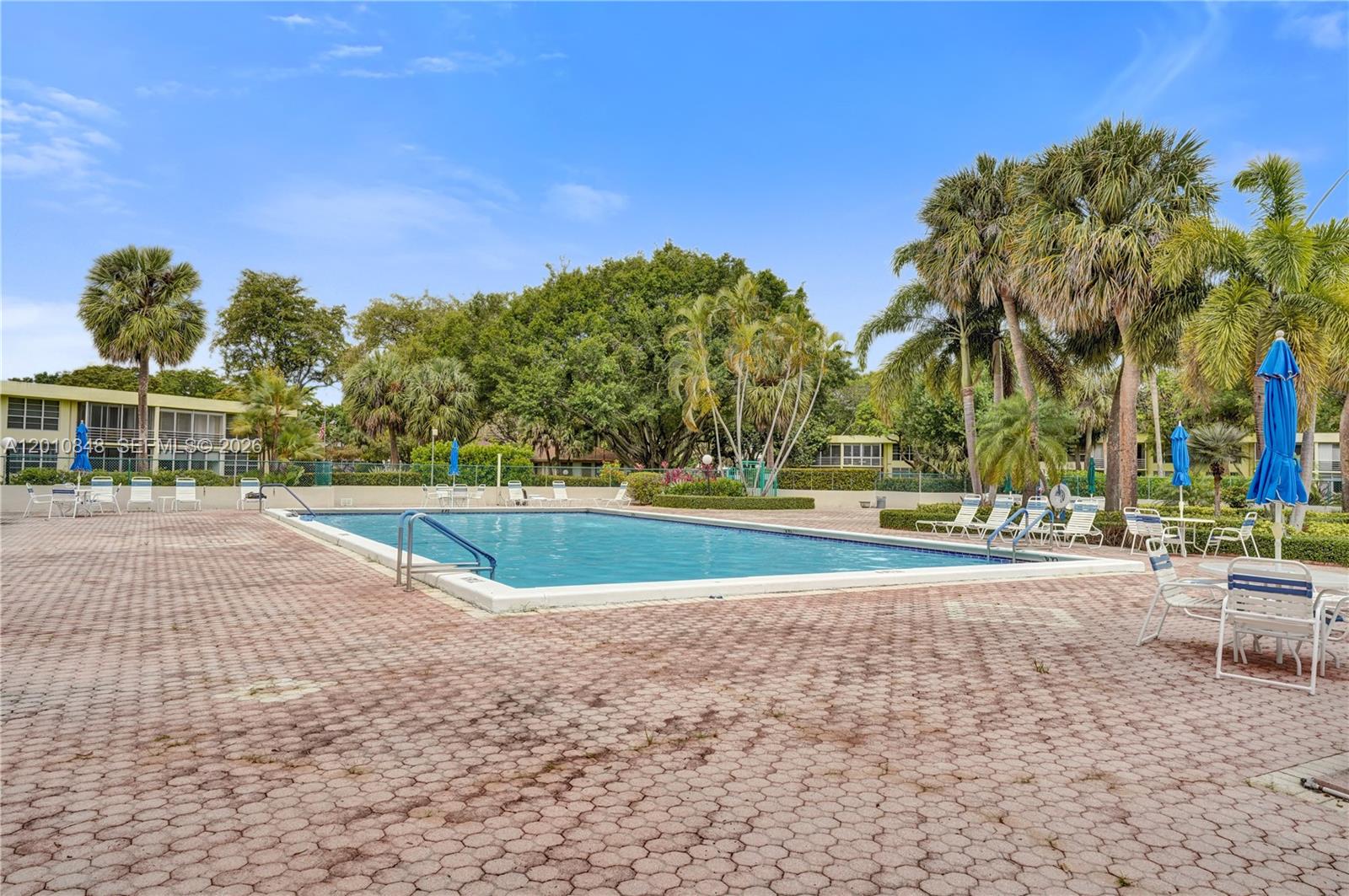575 Oaks Ln # 508