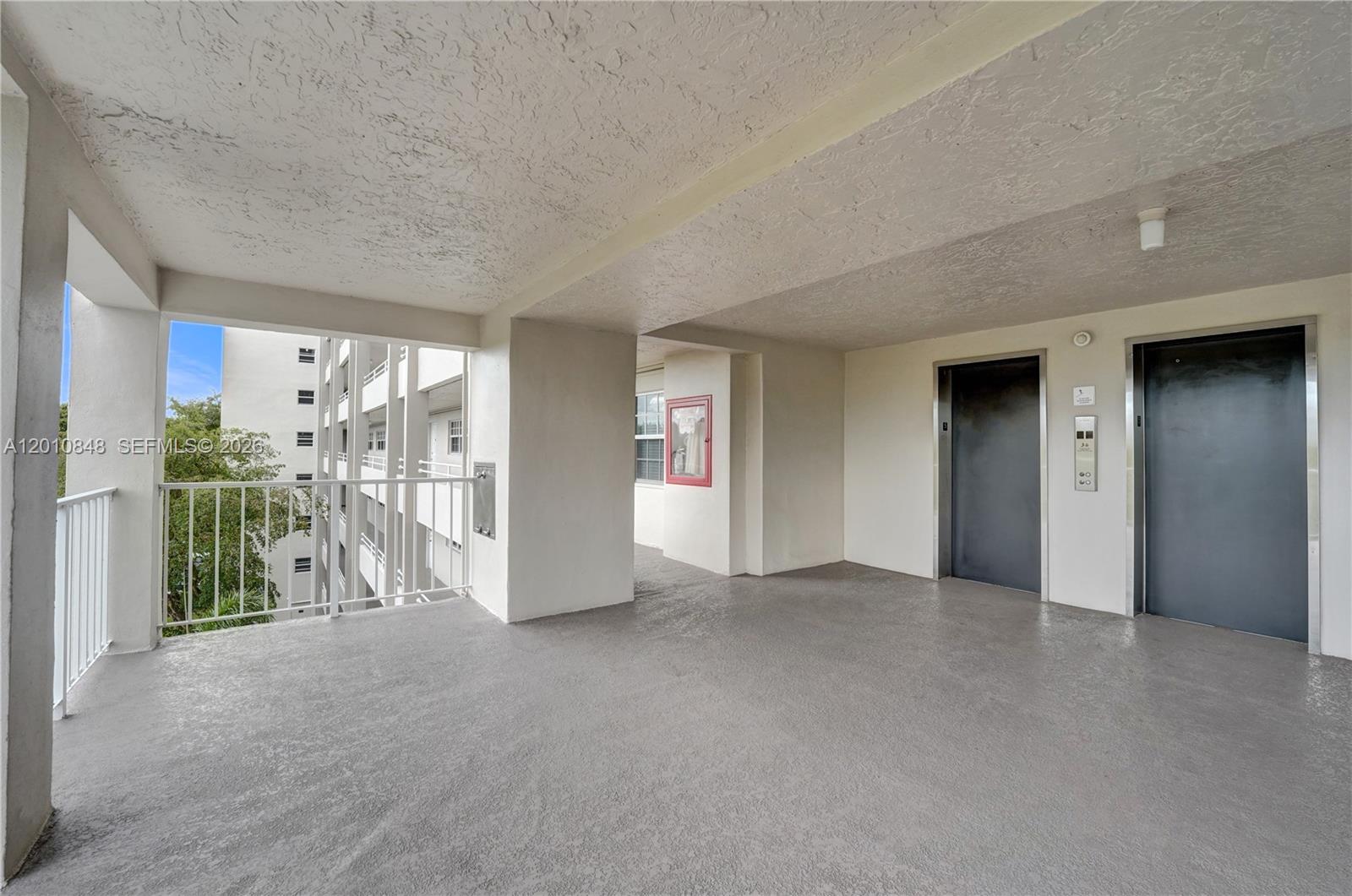 575 Oaks Ln # 508