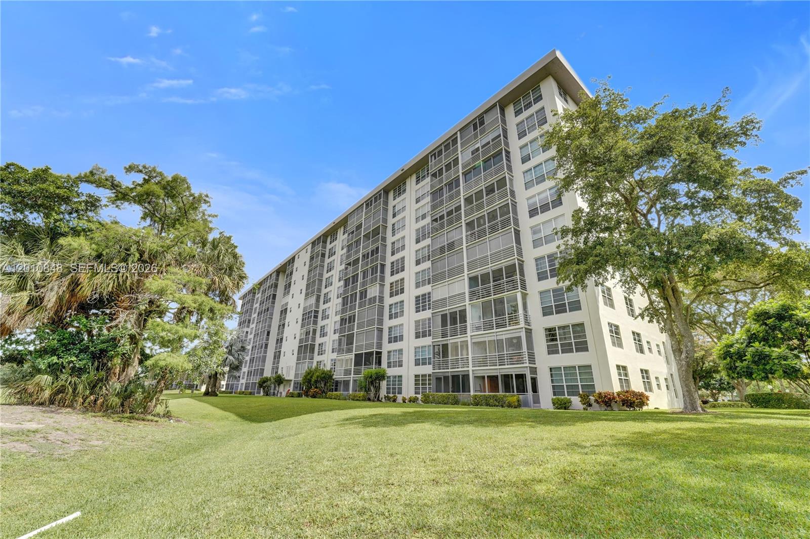 575 Oaks Ln # 508