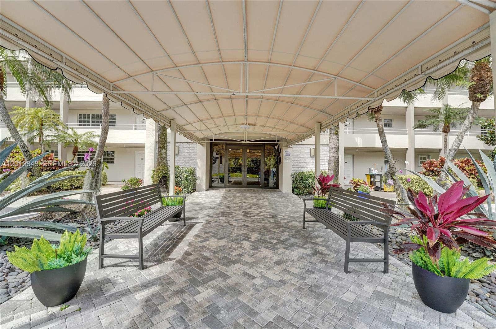 575 Oaks Ln # 508
