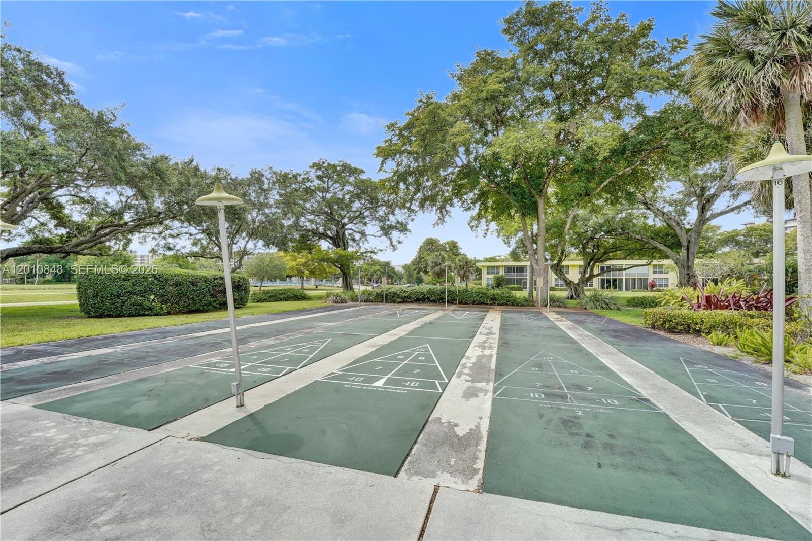 575 Oaks Ln # 508