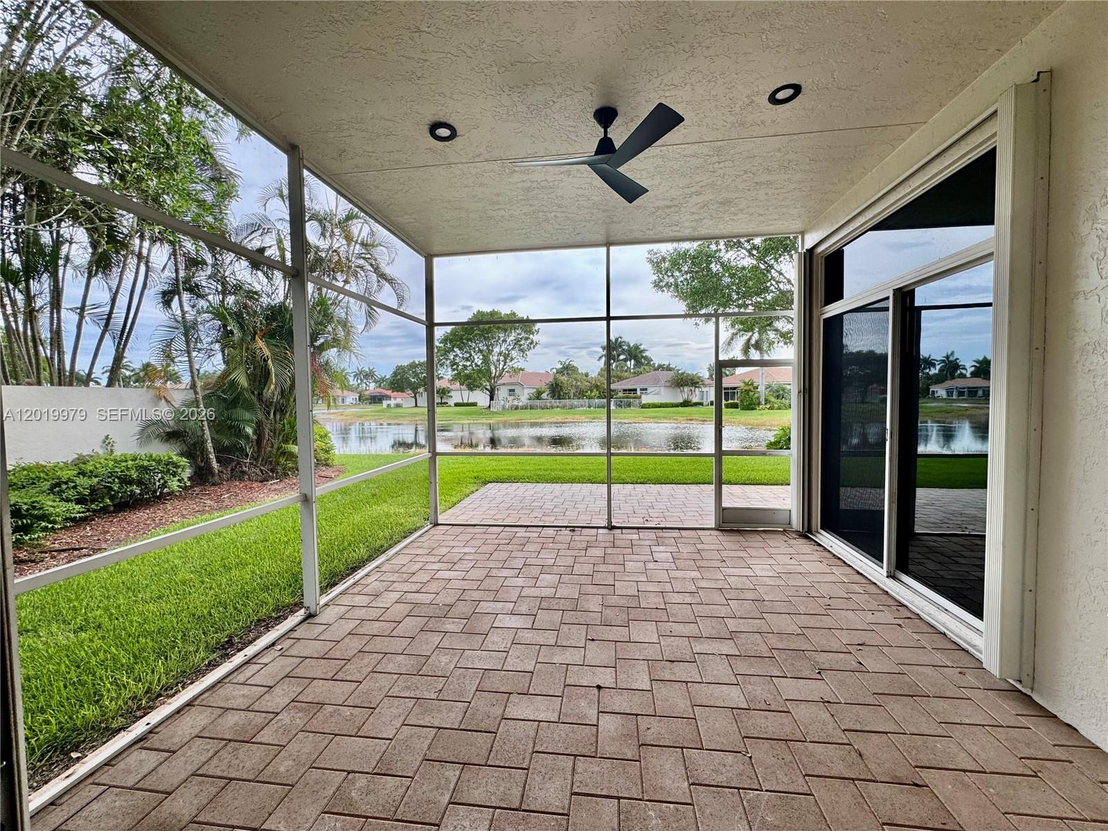 2525 Bay Pointe Ct