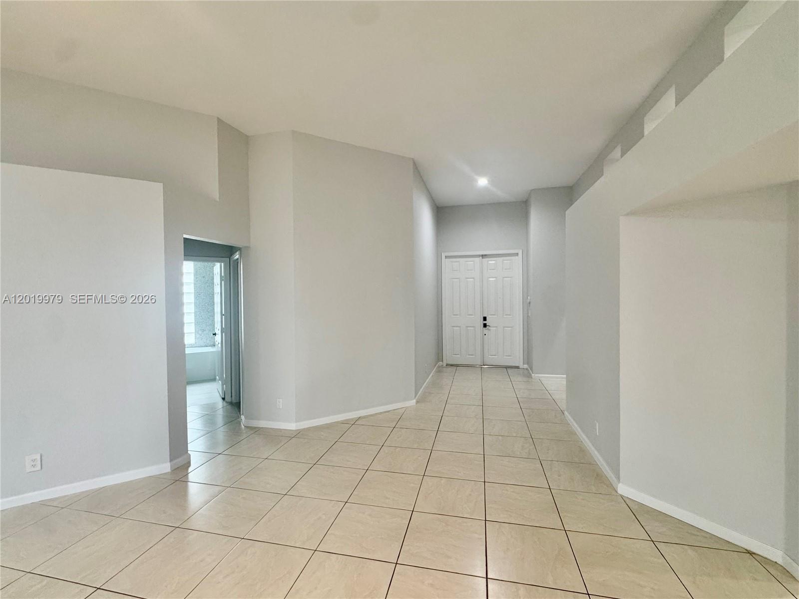 2525 Bay Pointe Ct