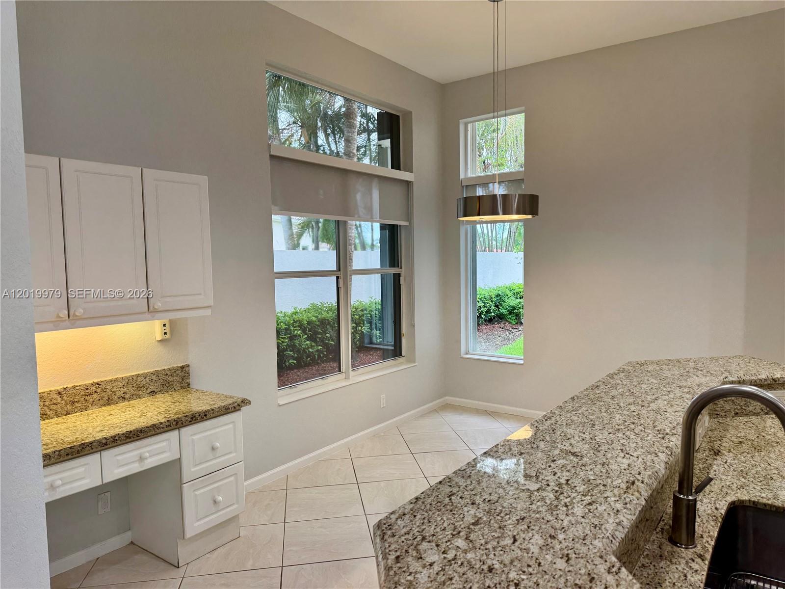 2525 Bay Pointe Ct