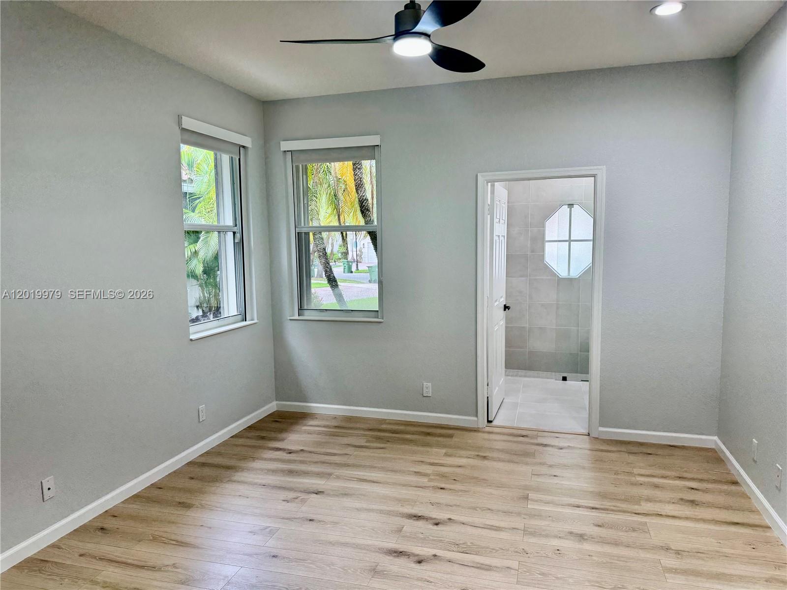 2525 Bay Pointe Ct