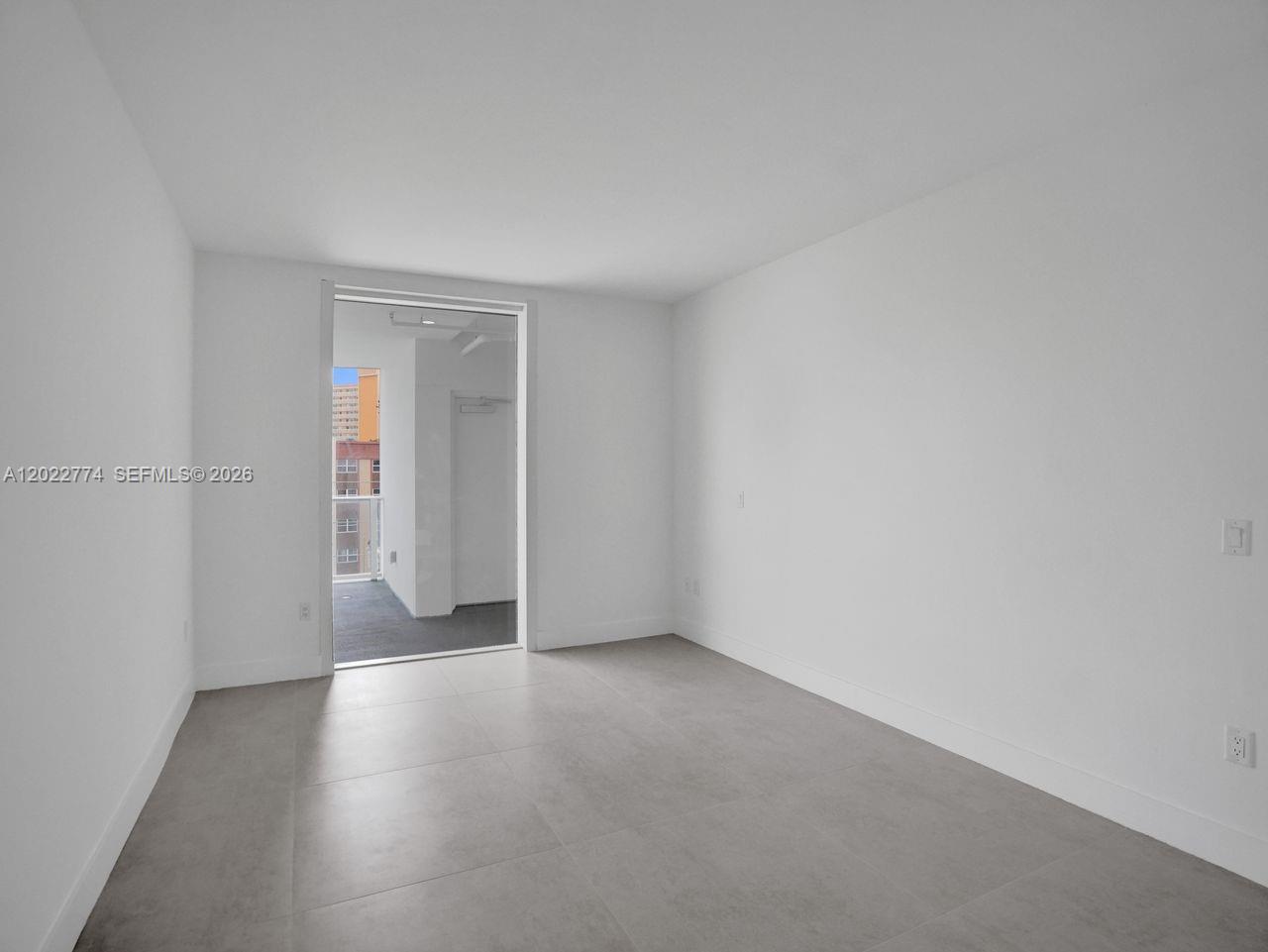 407 N Riverside # 402