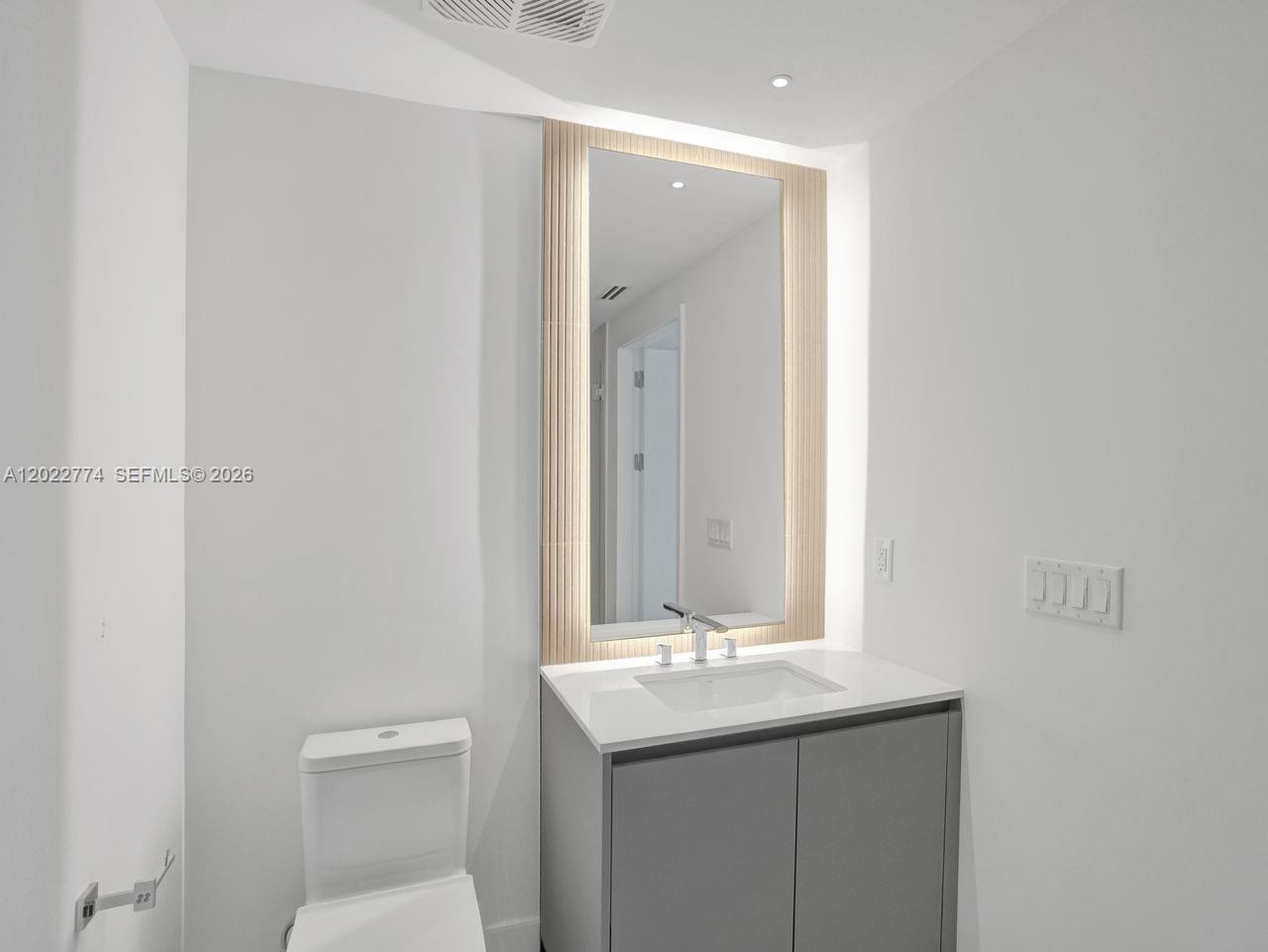 407 N Riverside # 402