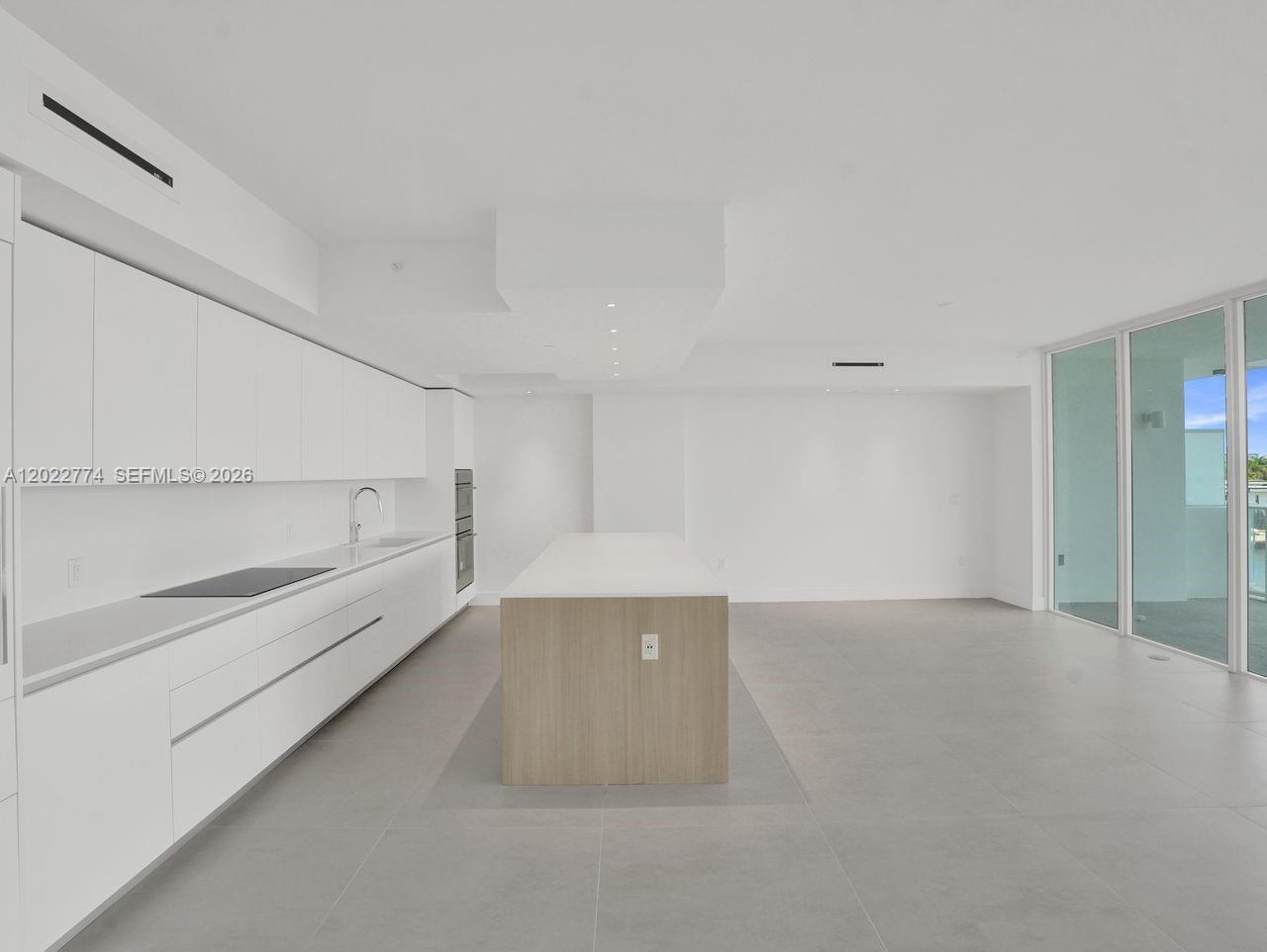 407 N Riverside # 402